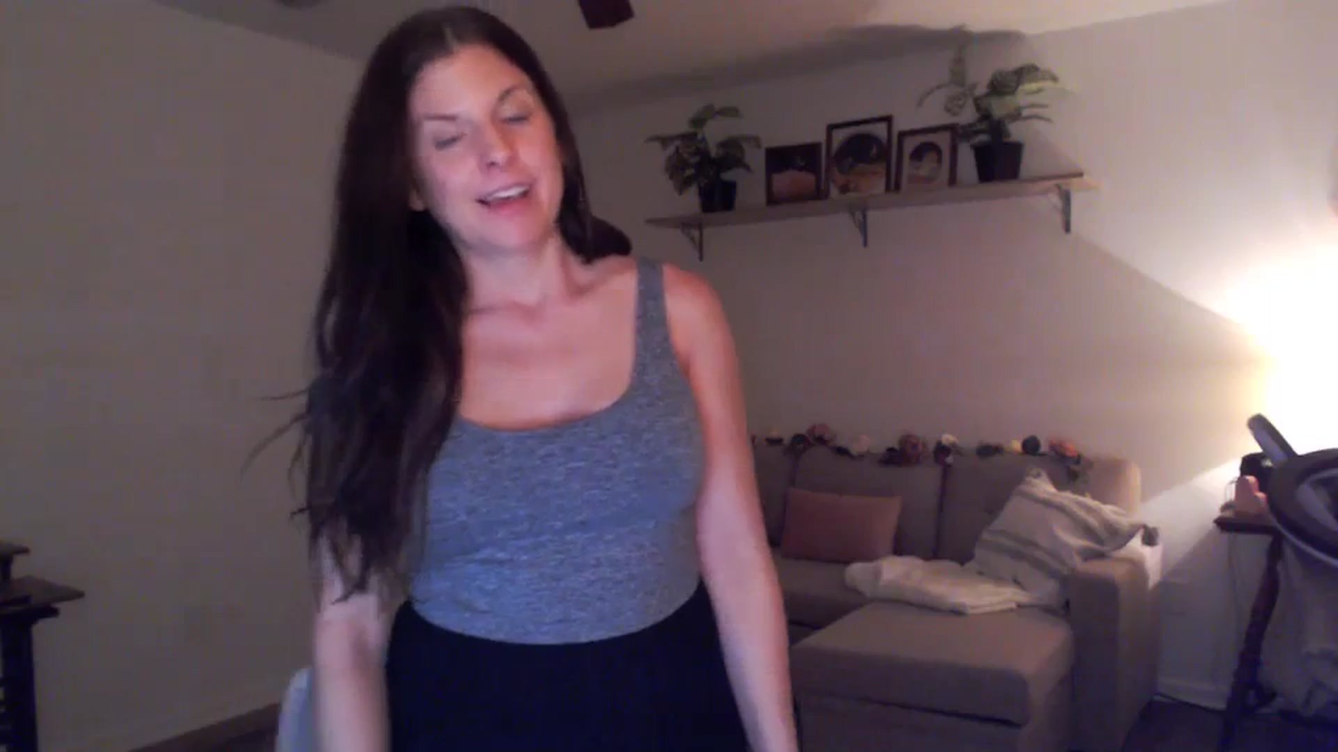 Gallery image thumbnail from Anna__Online's myfreecams stream on, 02/16/2024, 03:39 image 18 of 20