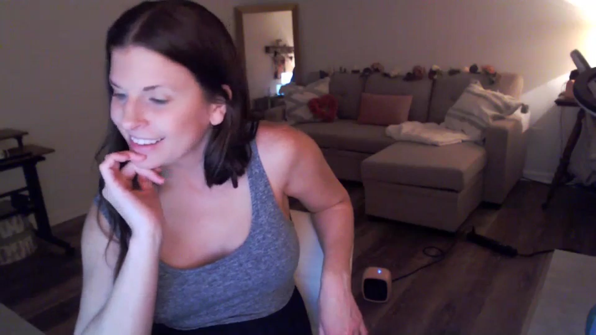 Gallery image thumbnail from Anna__Online's myfreecams stream on, 02/16/2024, 03:39 image 10 of 20