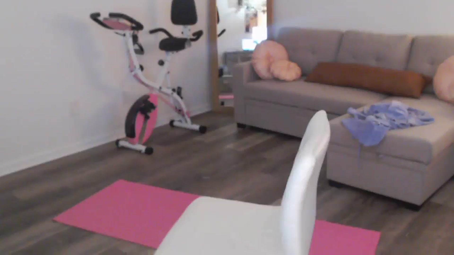 Gallery image thumbnail from Anna__Online's myfreecams stream on, 03/03/2024, 22:10 image 9 of 20