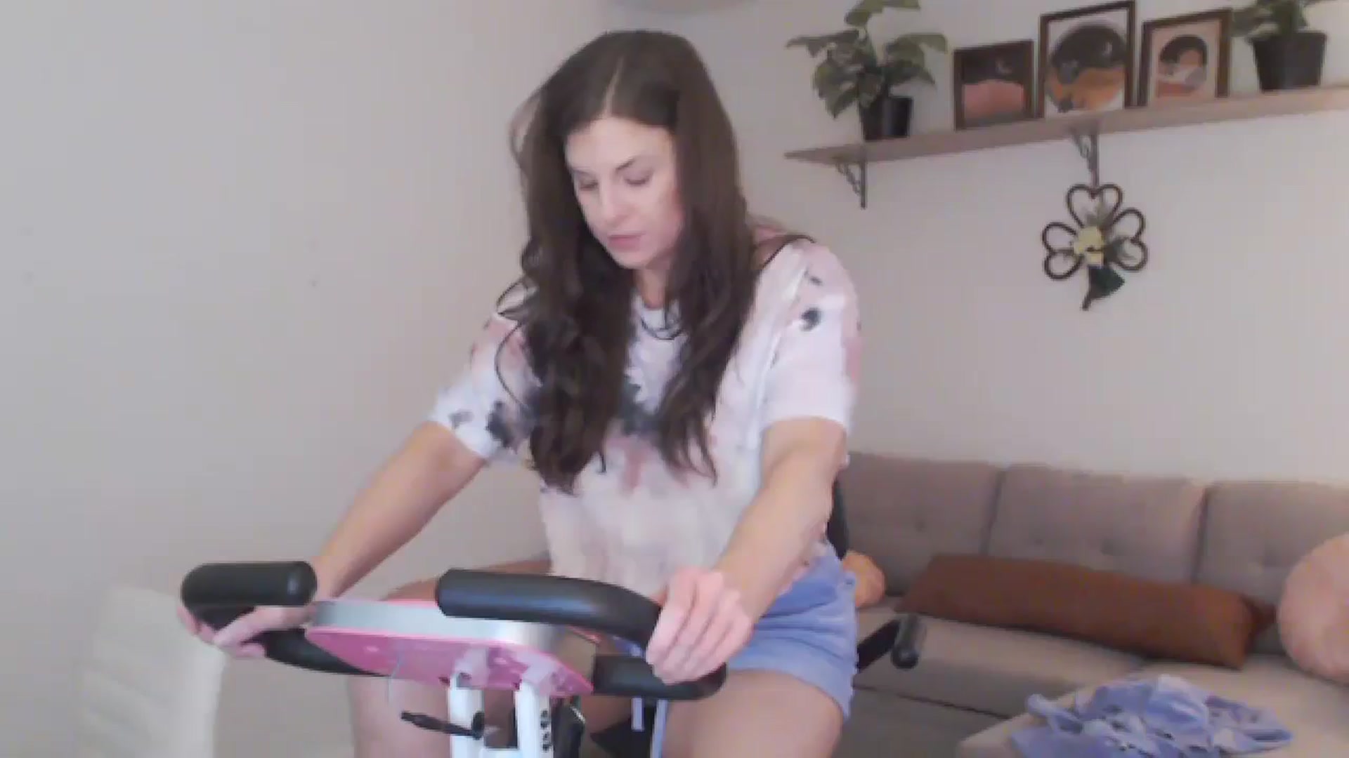 Gallery image thumbnail from Anna__Online's myfreecams stream on, 03/03/2024, 22:10 image 10 of 20