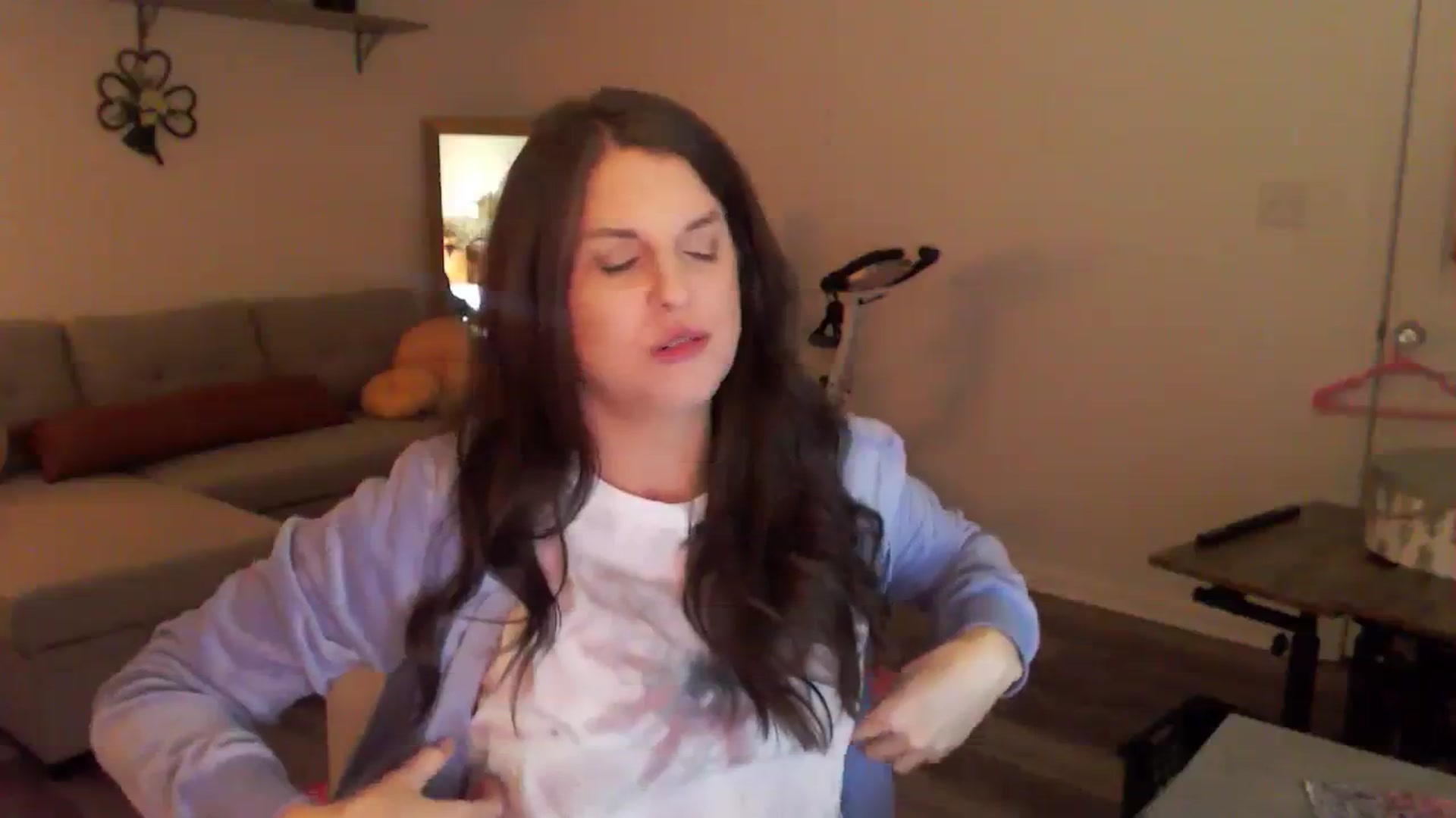 Gallery image thumbnail from Anna__Online's myfreecams stream on, 03/04/2024, 03:07 image 8 of 20