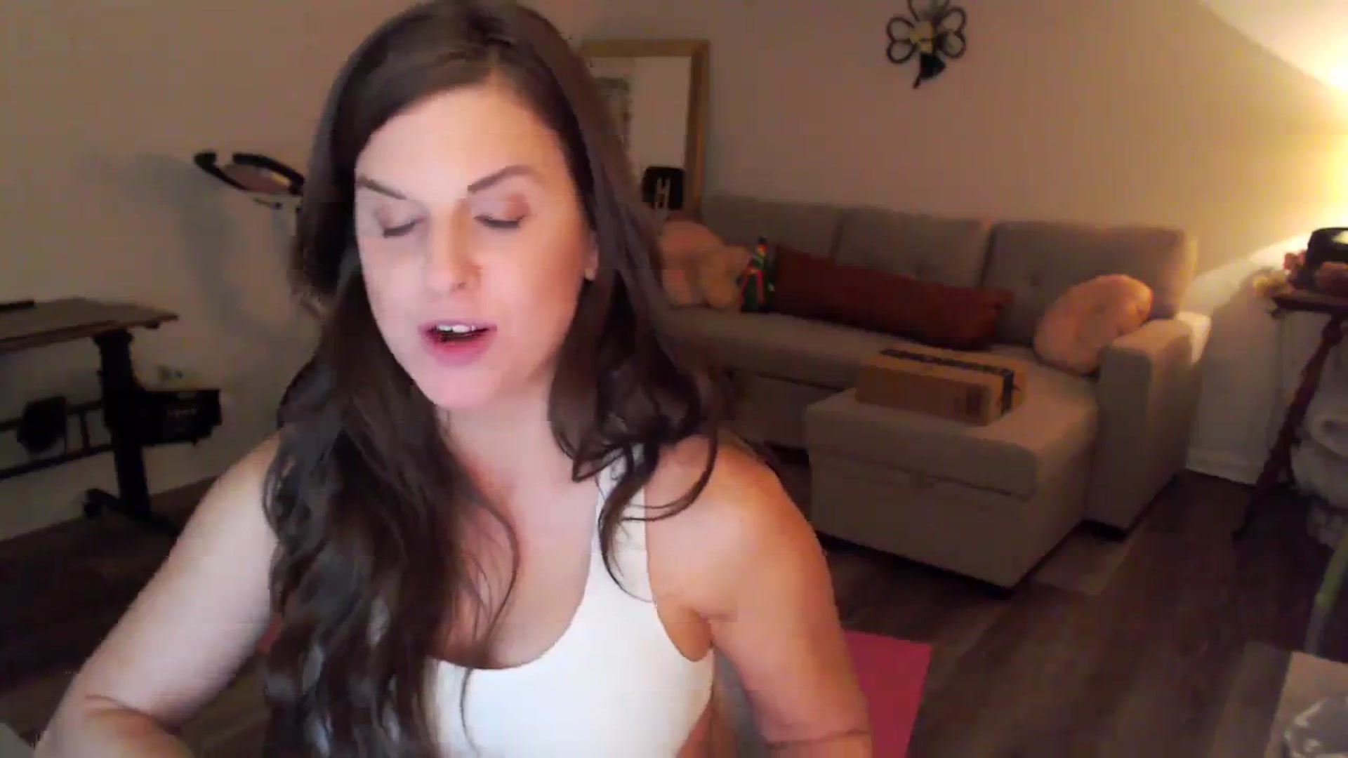 Gallery image thumbnail from Anna__Online's myfreecams stream on, 03/08/2024, 04:13 image 17 of 20