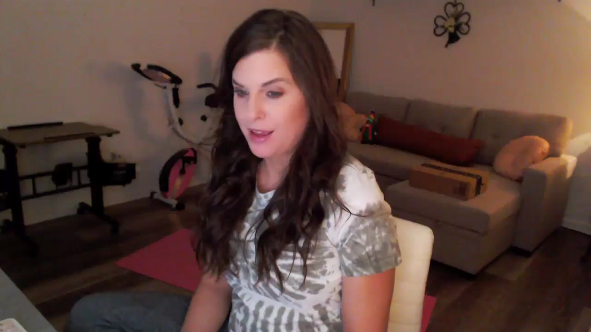 Gallery image thumbnail from Anna__Online's myfreecams stream on, 03/08/2024, 04:13 image 2 of 20