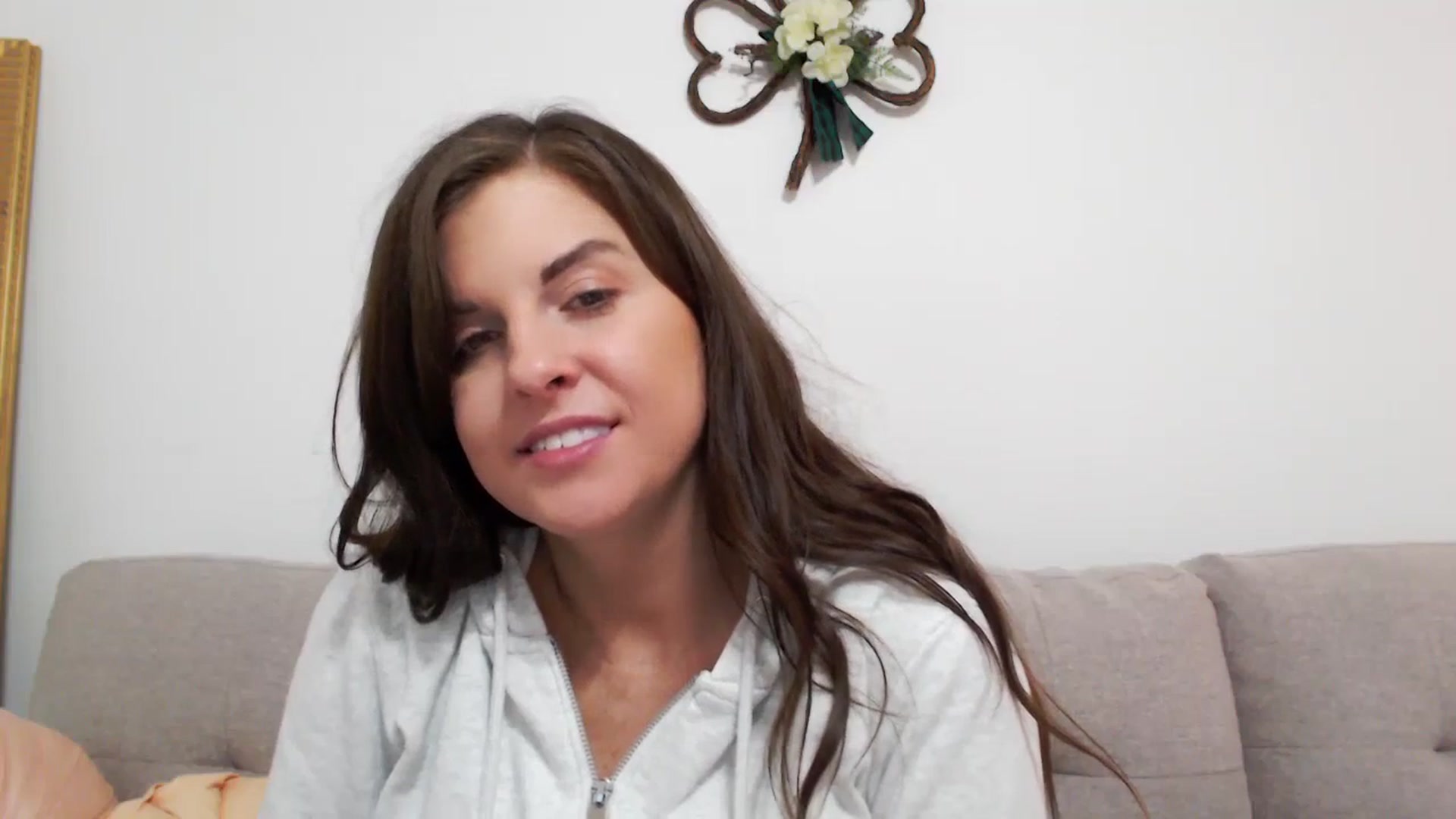 Gallery image thumbnail from Anna__Online's myfreecams stream on, 03/08/2024, 21:56 image 5 of 20