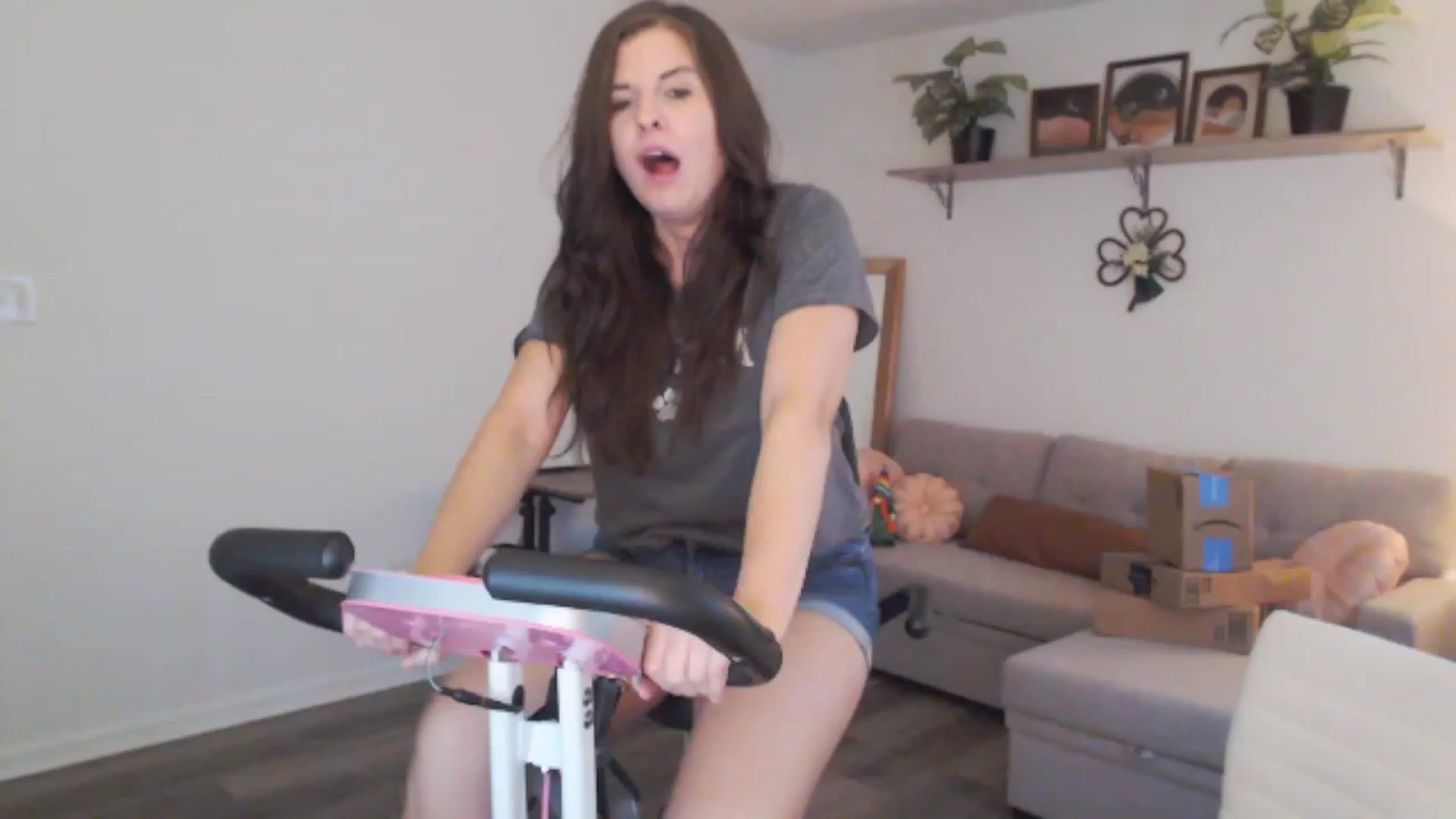 Gallery image thumbnail from Anna__Online's myfreecams stream on, 03/10/2024, 21:17 image 1 of 20