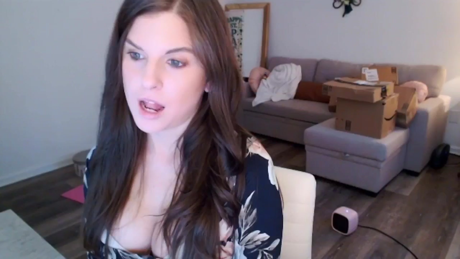 Gallery image thumbnail from Anna__Online's myfreecams stream on, 03/14/2024, 20:57 image 18 of 20