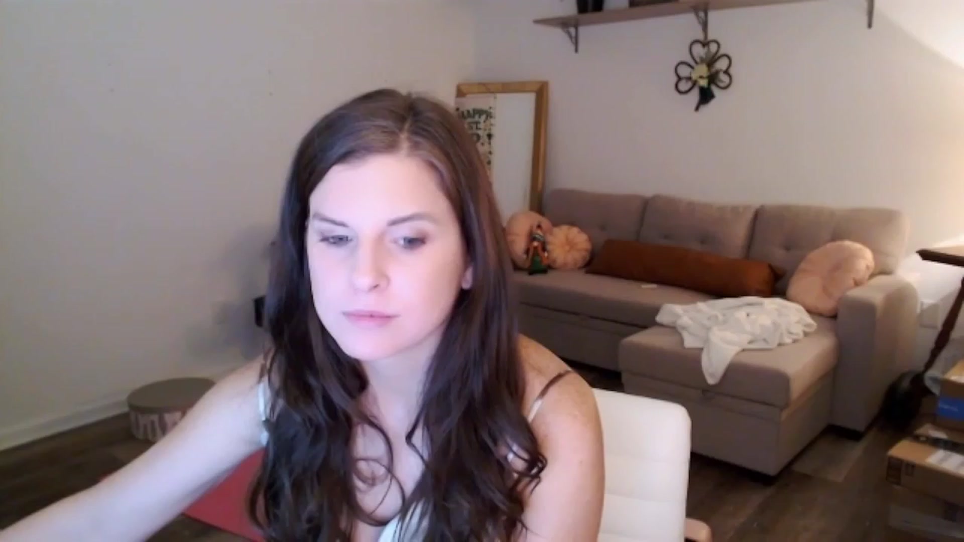 Gallery image thumbnail from Anna__Online's myfreecams stream on, 03/17/2024, 04:09 image 1 of 20
