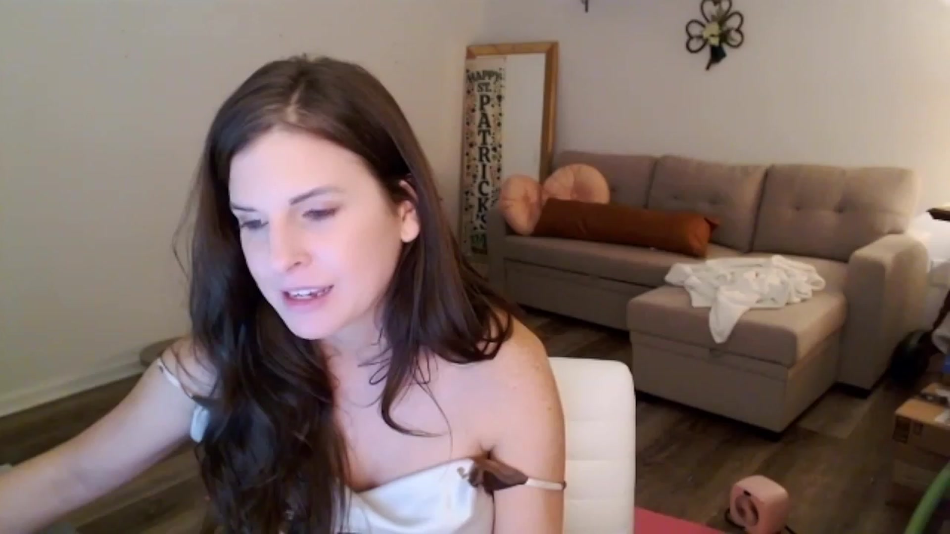 Gallery image thumbnail from Anna__Online's myfreecams stream on, 03/17/2024, 04:09 image 19 of 20