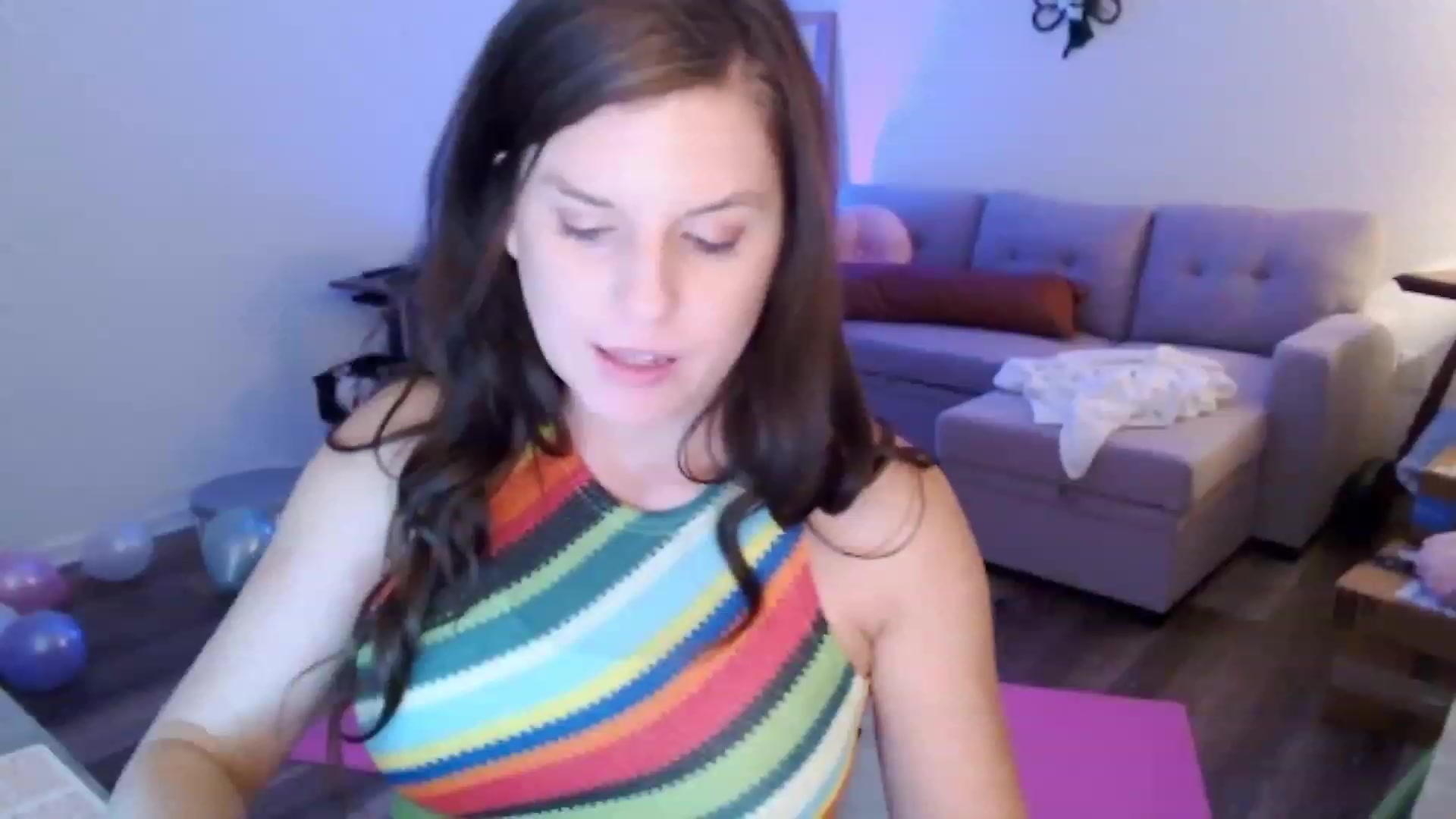 Gallery image thumbnail from Anna__Online's myfreecams stream on, 03/18/2024, 02:31 image 14 of 20