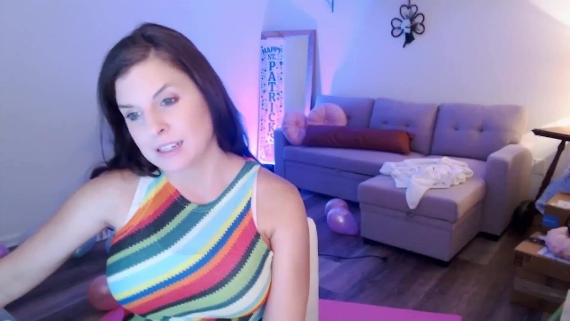 Gallery image thumbnail from Anna__Online's myfreecams stream on, 03/18/2024, 02:31 image 8 of 20