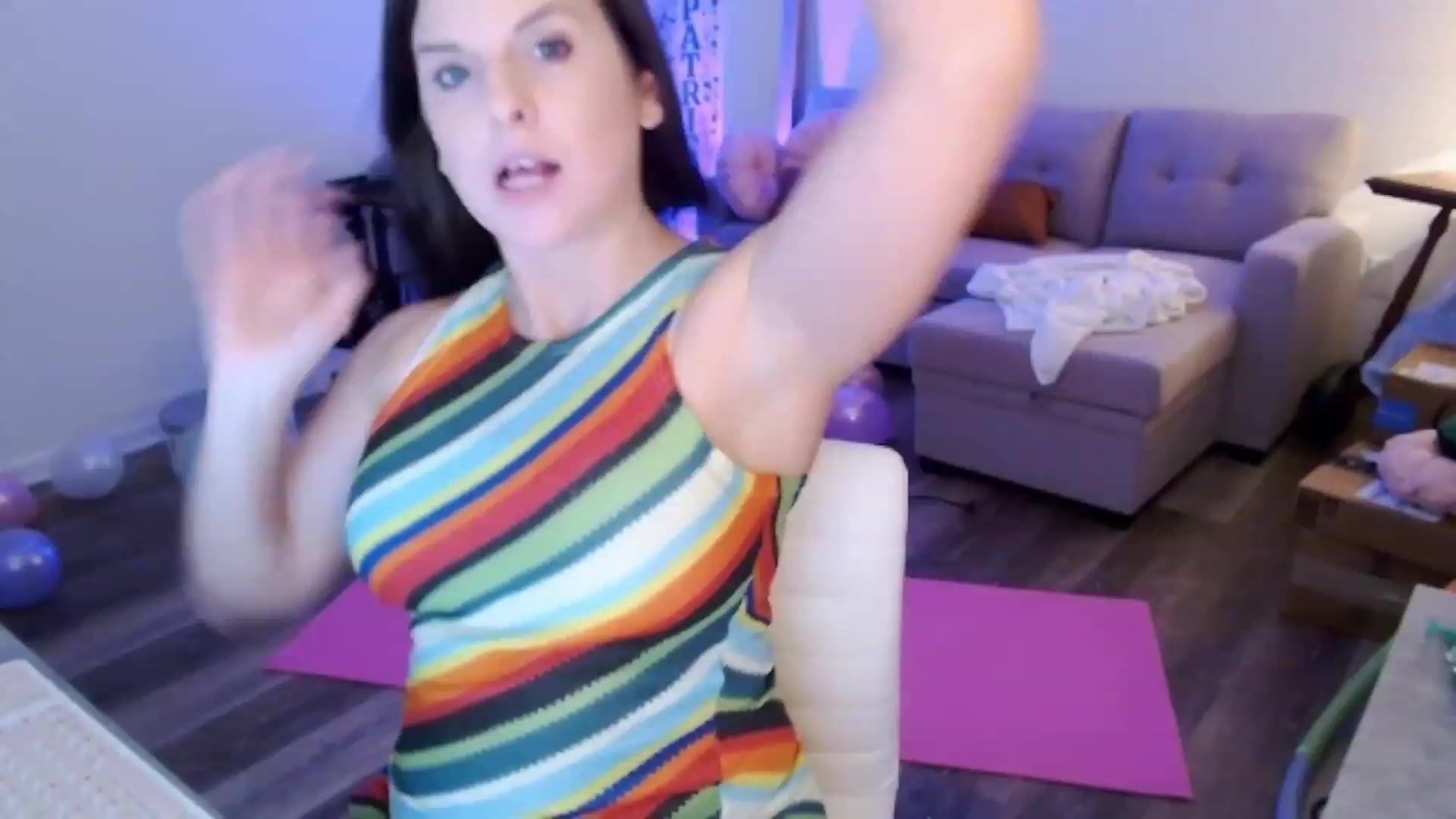 Gallery image thumbnail from Anna__Online's myfreecams stream on, 03/18/2024, 02:31 image 13 of 20