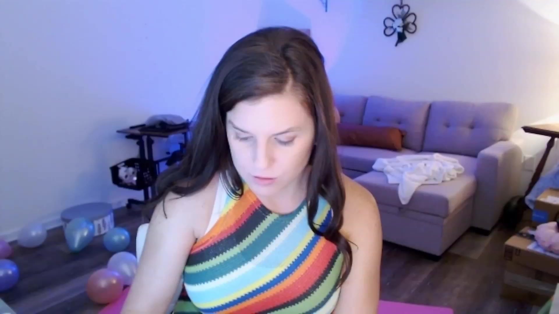 Gallery image thumbnail from Anna__Online's myfreecams stream on, 03/18/2024, 02:31 image 9 of 20