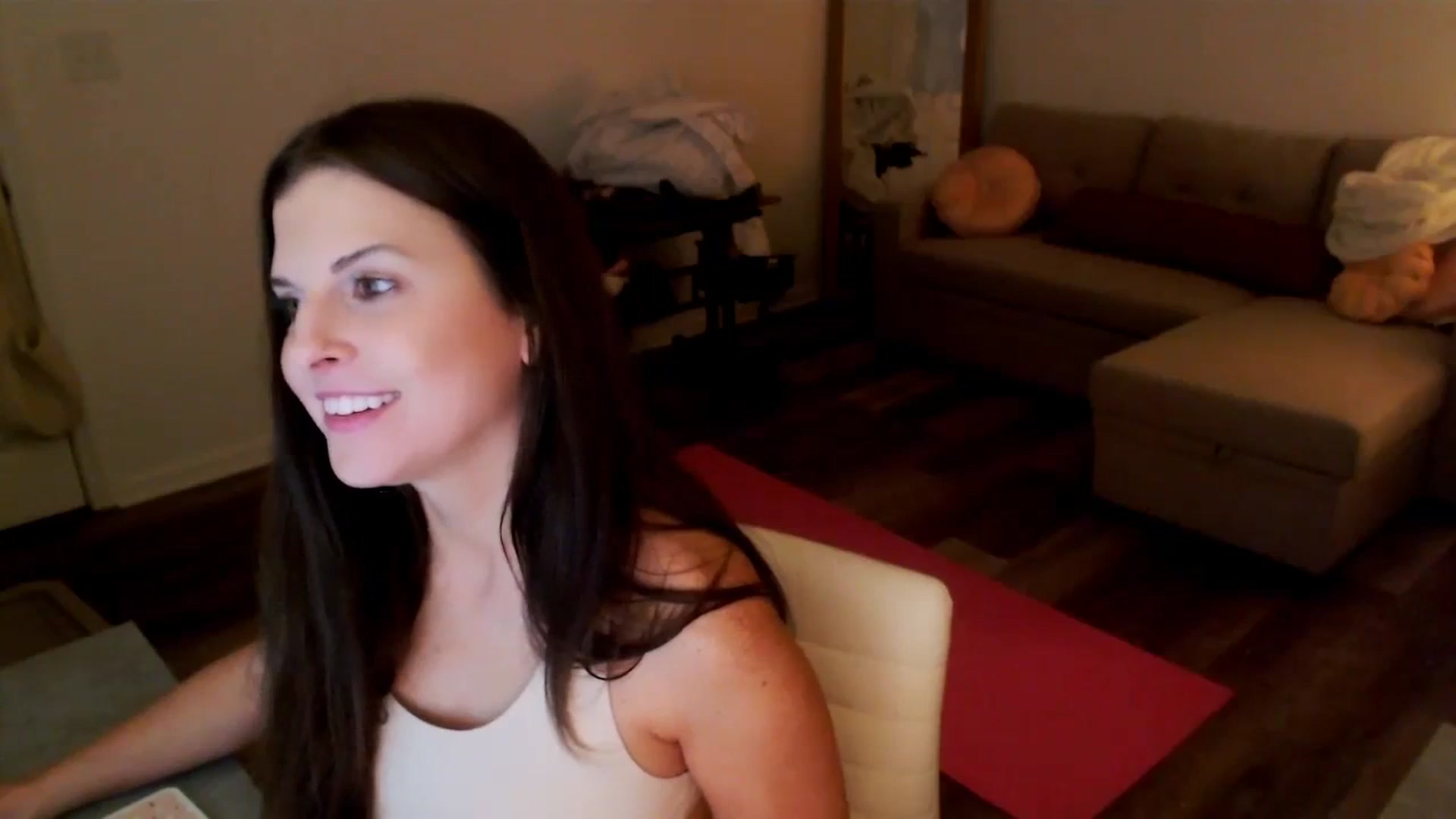Gallery image thumbnail from Anna__Online's myfreecams stream on, 03/27/2024, 02:54 image 17 of 20