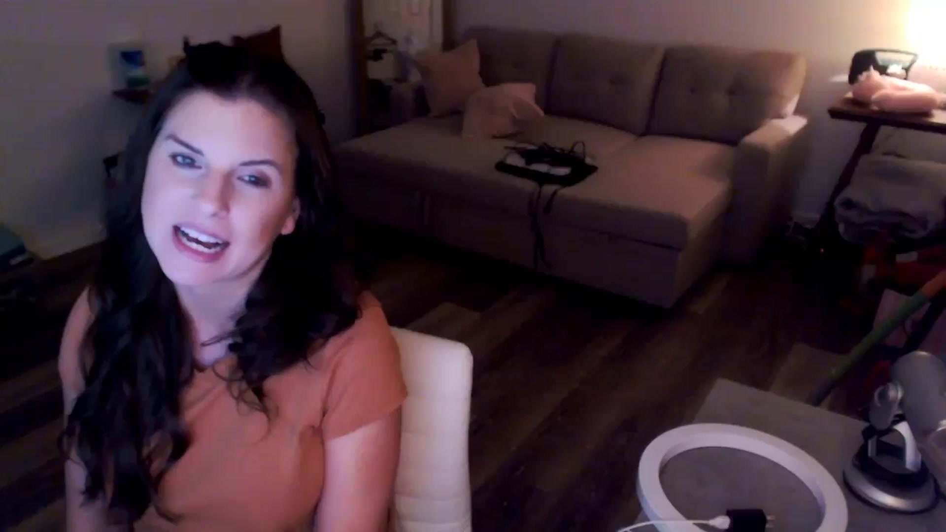 Gallery image thumbnail from Anna__Online's myfreecams stream on, 04/13/2024, 02:41 image 18 of 20