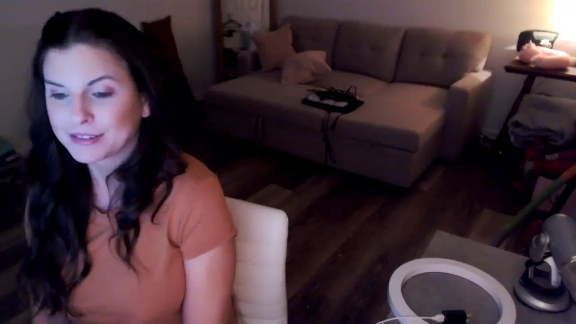 Gallery image thumbnail from Anna__Online's myfreecams stream on, 04/13/2024, 02:41 image 15 of 20