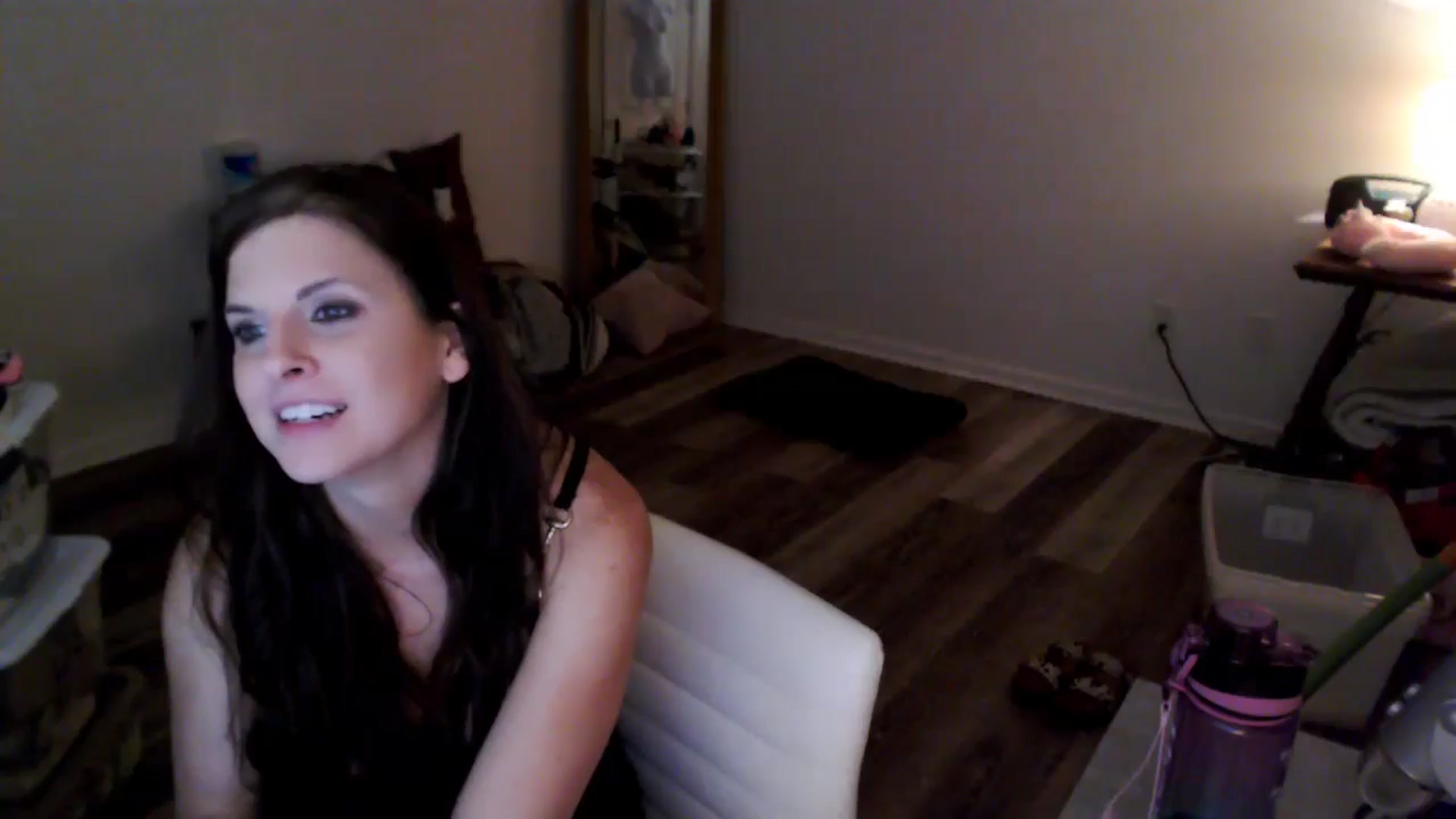 Gallery image thumbnail from Anna__Online's myfreecams stream on, 04/26/2024, 03:54 image 14 of 20