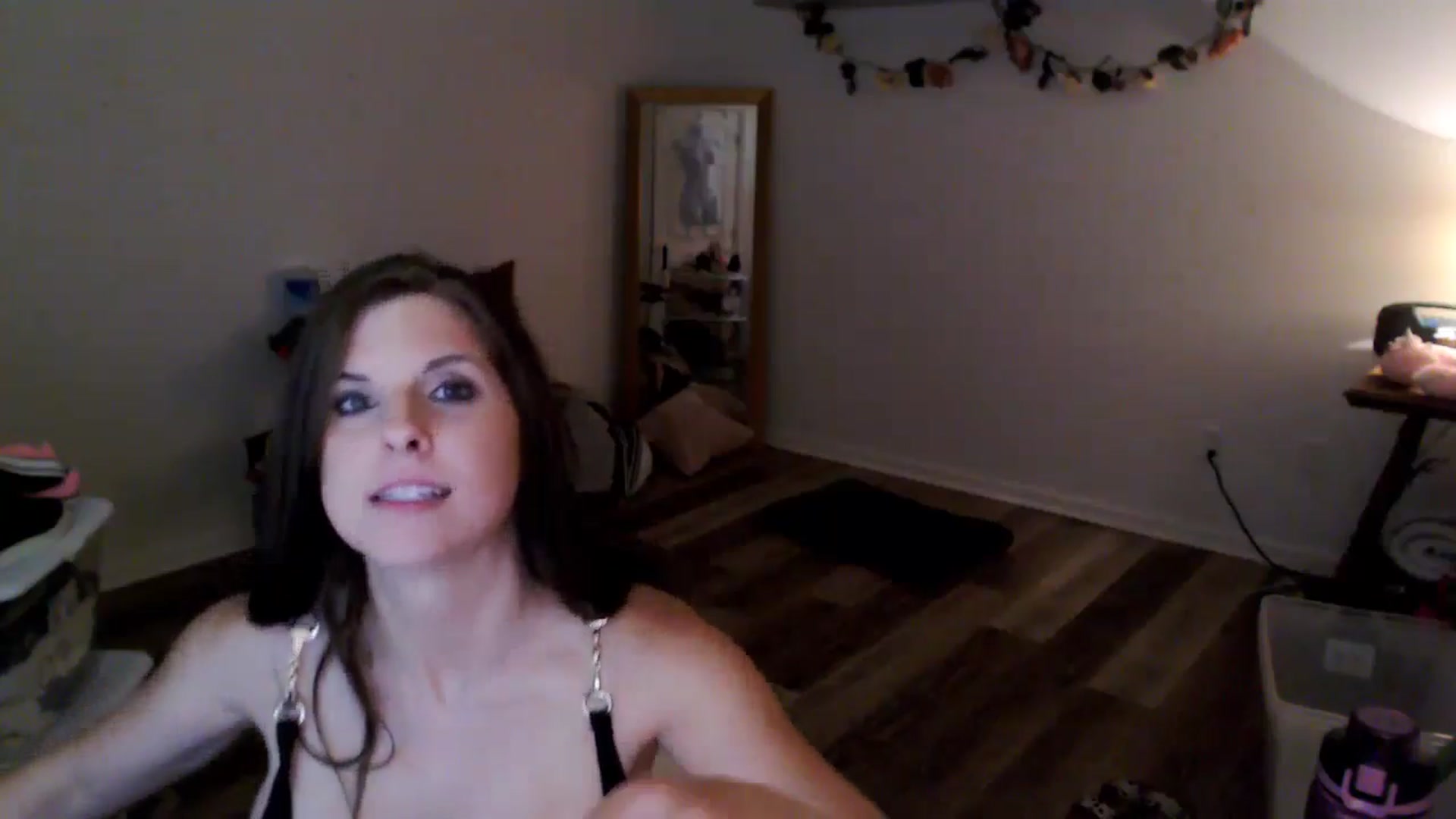 Gallery image thumbnail from Anna__Online's myfreecams stream on, 04/26/2024, 03:54 image 10 of 20