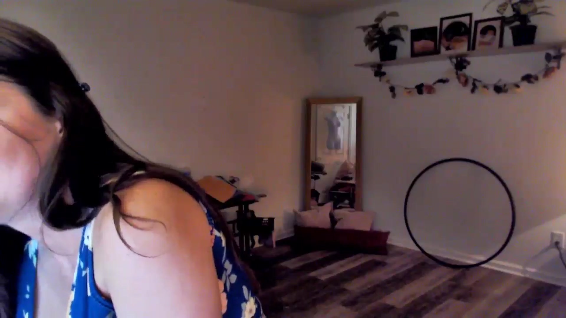 Gallery image thumbnail from Anna__Online's myfreecams stream on, 05/13/2024, 02:59 image 14 of 20