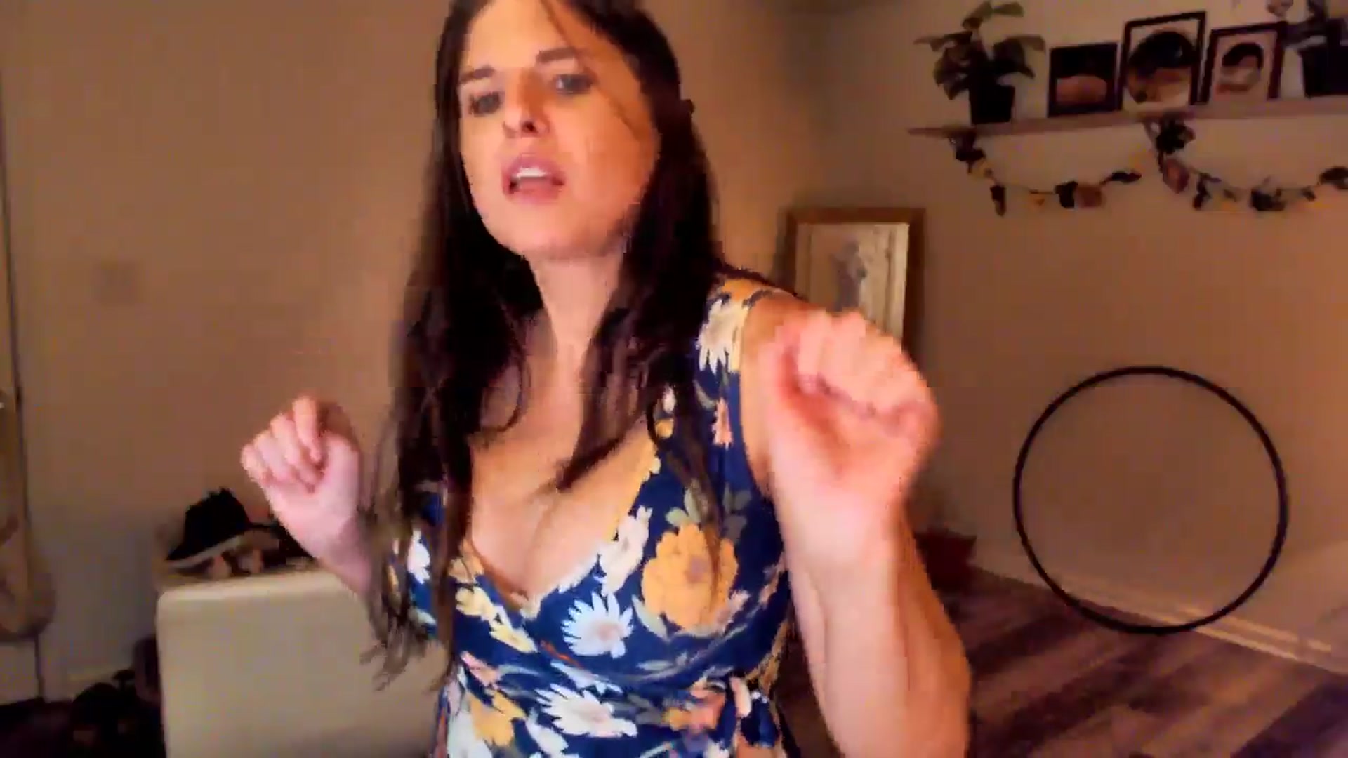 Gallery image thumbnail from Anna__Online's myfreecams stream on, 05/13/2024, 02:59 image 18 of 20