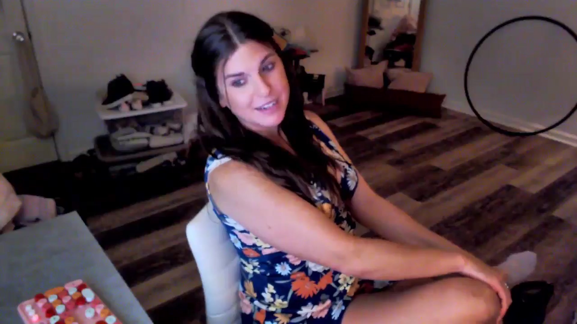 Gallery image thumbnail from Anna__Online's myfreecams stream on, 05/13/2024, 02:59 image 7 of 20