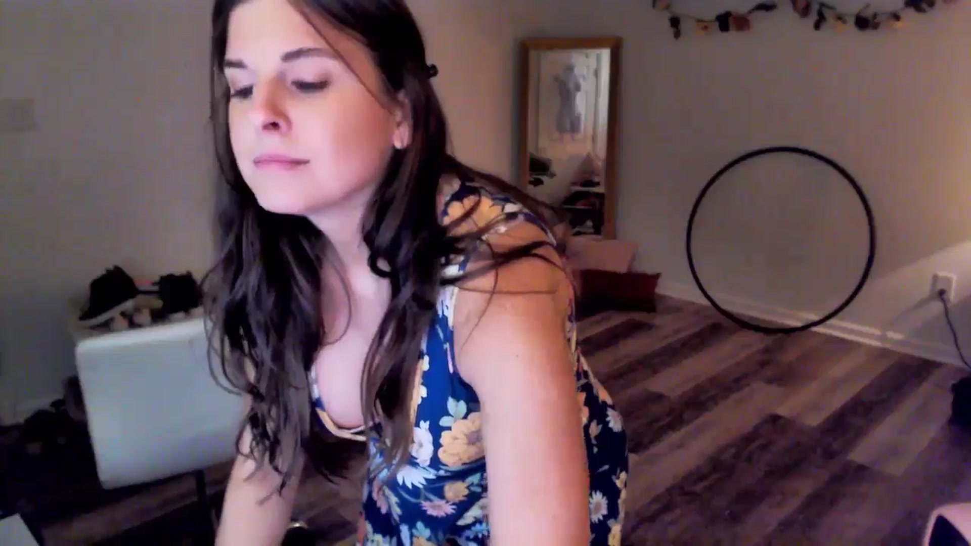 Gallery image thumbnail from Anna__Online's myfreecams stream on, 05/13/2024, 02:59 image 13 of 20