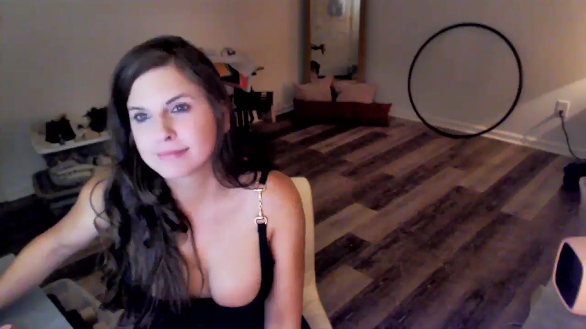 Gallery image thumbnail from Anna__Online's myfreecams stream on, 05/16/2024, 03:30 image 19 of 20