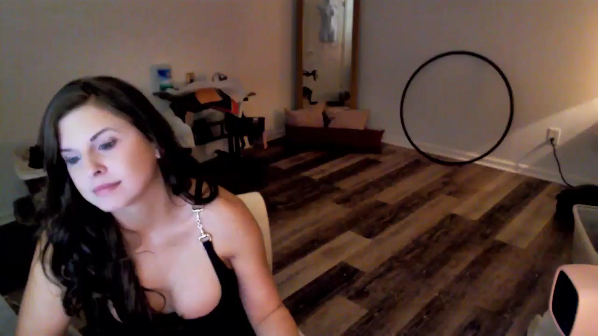Gallery image thumbnail from Anna__Online's myfreecams stream on, 05/16/2024, 03:30 image 2 of 20