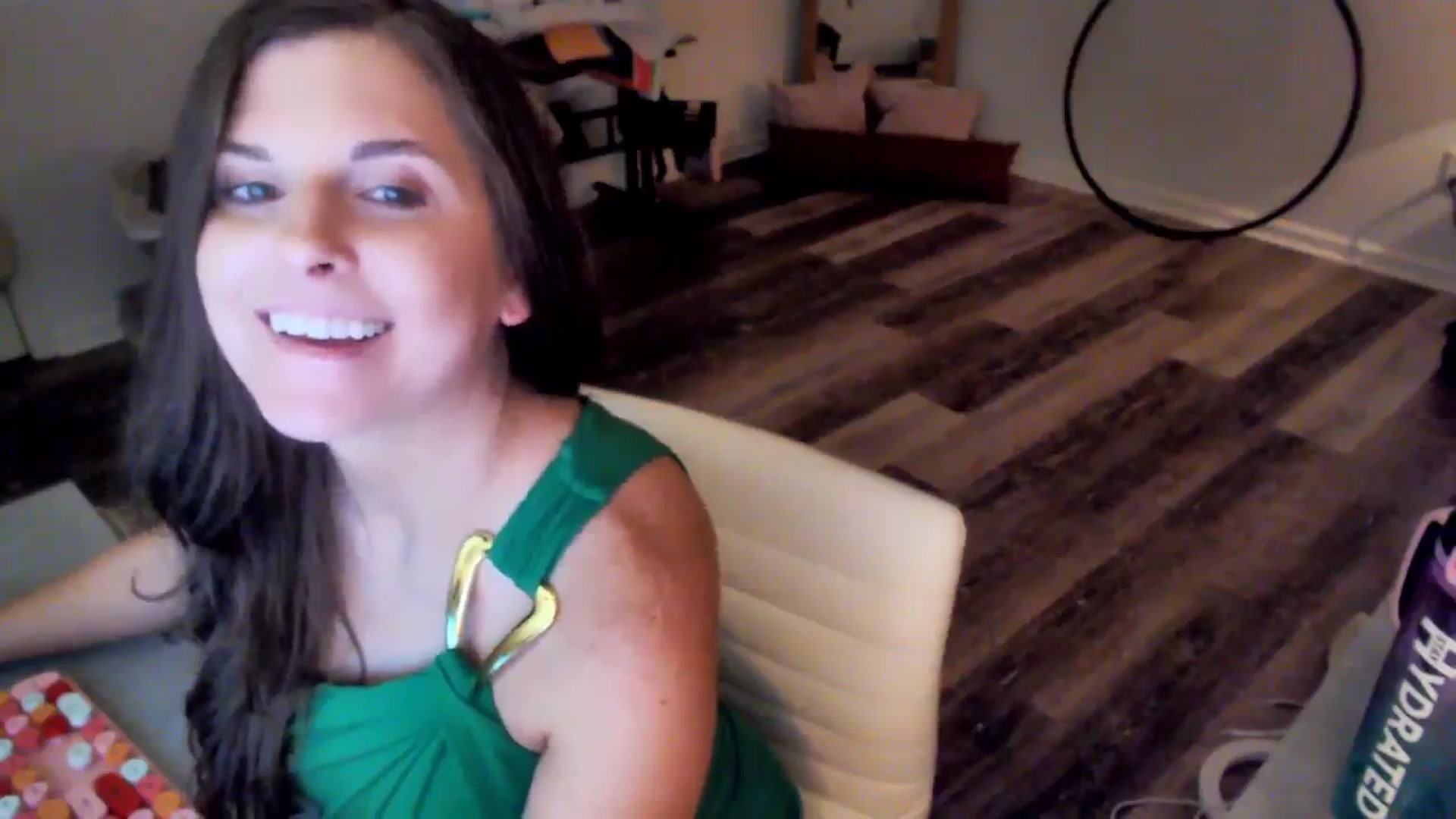 Gallery image thumbnail from Anna__Online's myfreecams stream on, 05/18/2024, 02:48 image 16 of 20