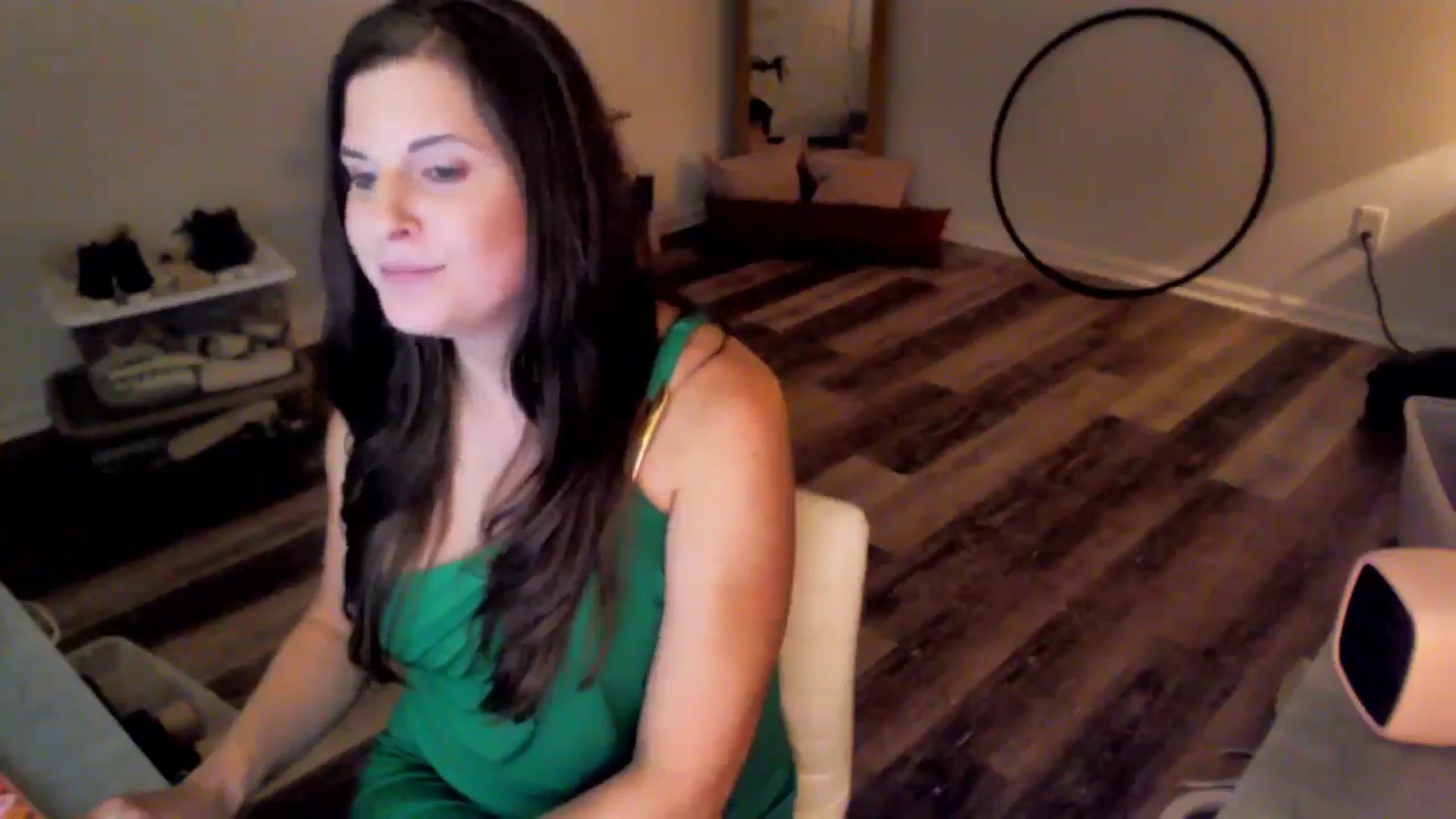Gallery image thumbnail from Anna__Online's myfreecams stream on, 05/18/2024, 02:48 image 11 of 20