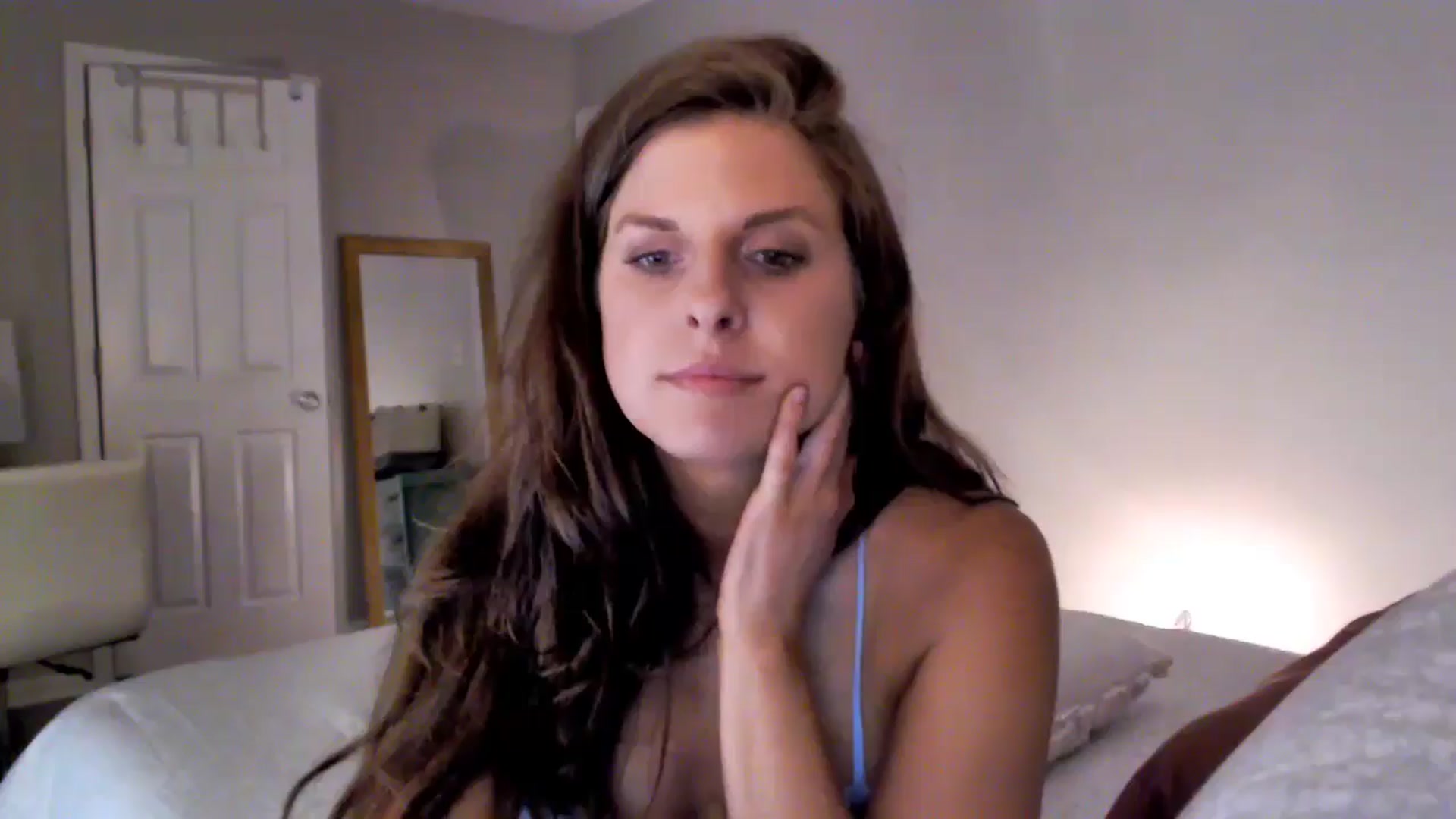 Gallery image thumbnail from Anna__Online's myfreecams stream on, 07/19/2024, 02:41 image 10 of 20