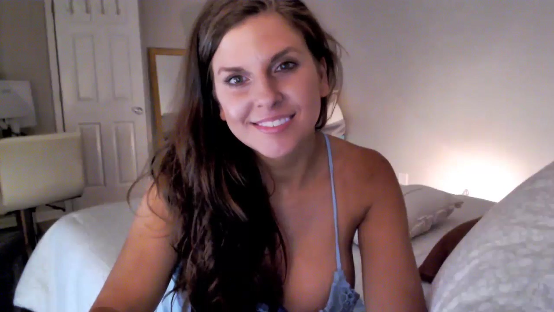 Gallery image thumbnail from Anna__Online's myfreecams stream on, 07/19/2024, 02:41 image 18 of 20