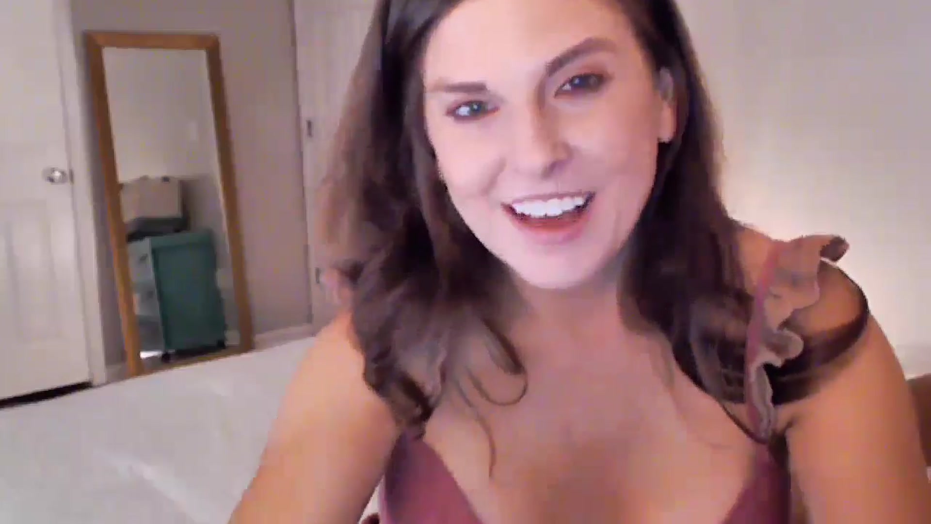 Gallery image thumbnail from Anna__Online's myfreecams stream on, 07/21/2024, 03:56 image 6 of 20