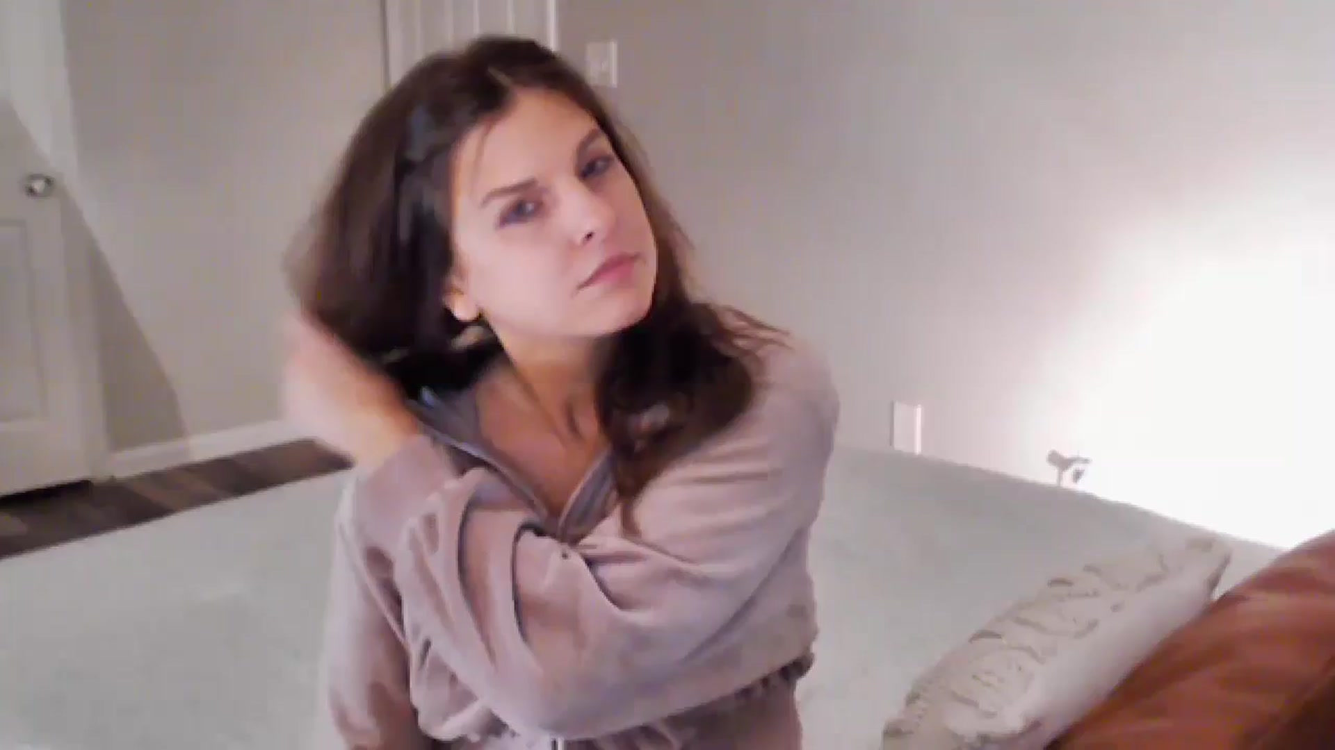 Gallery image thumbnail from Anna__Online's myfreecams stream on, 08/09/2024, 03:19 image 1 of 20