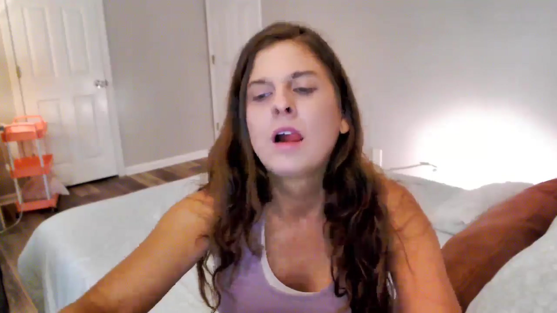 Gallery image thumbnail from Anna__Online's myfreecams stream on, 08/12/2024, 03:03 image 7 of 20