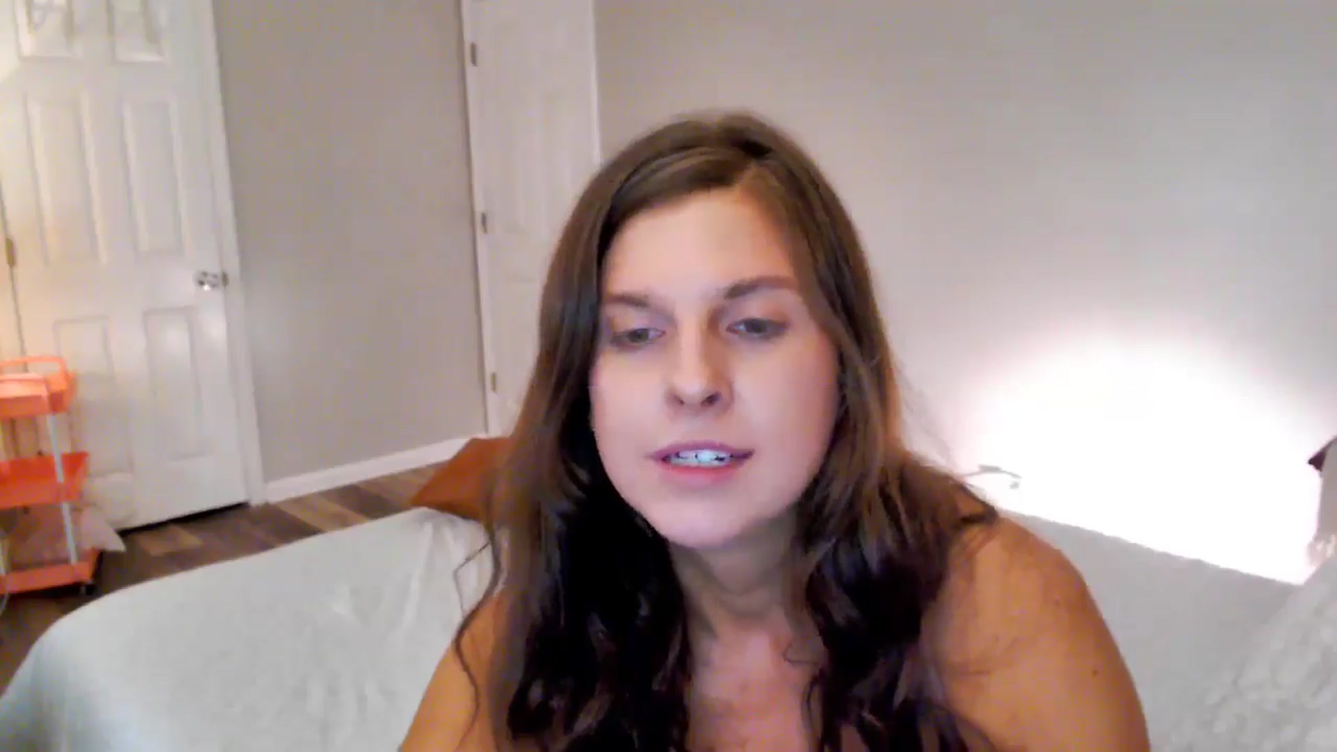 Gallery image thumbnail from Anna__Online's myfreecams stream on, 08/12/2024, 03:03 image 17 of 20