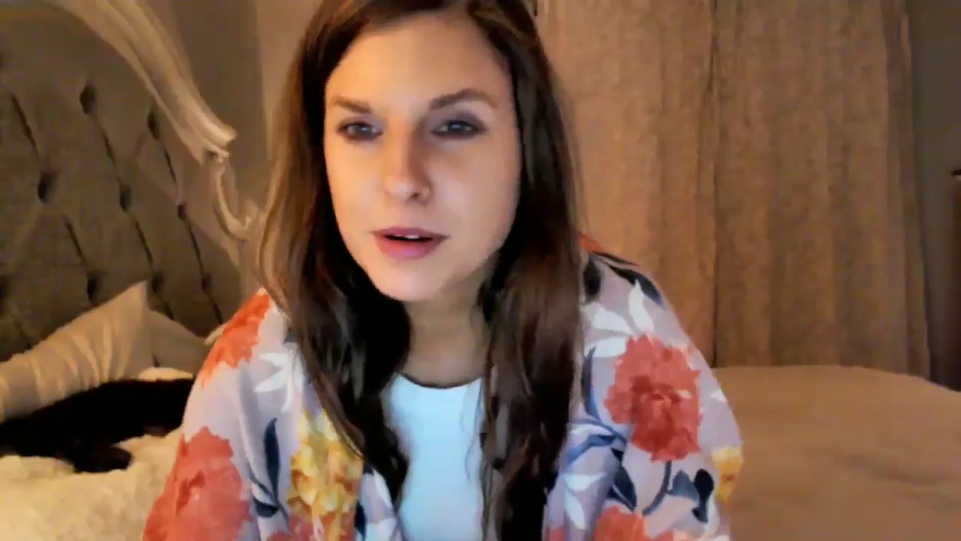 Gallery image thumbnail from Anna__Online's myfreecams stream on, 08/14/2024, 02:41 image 10 of 20