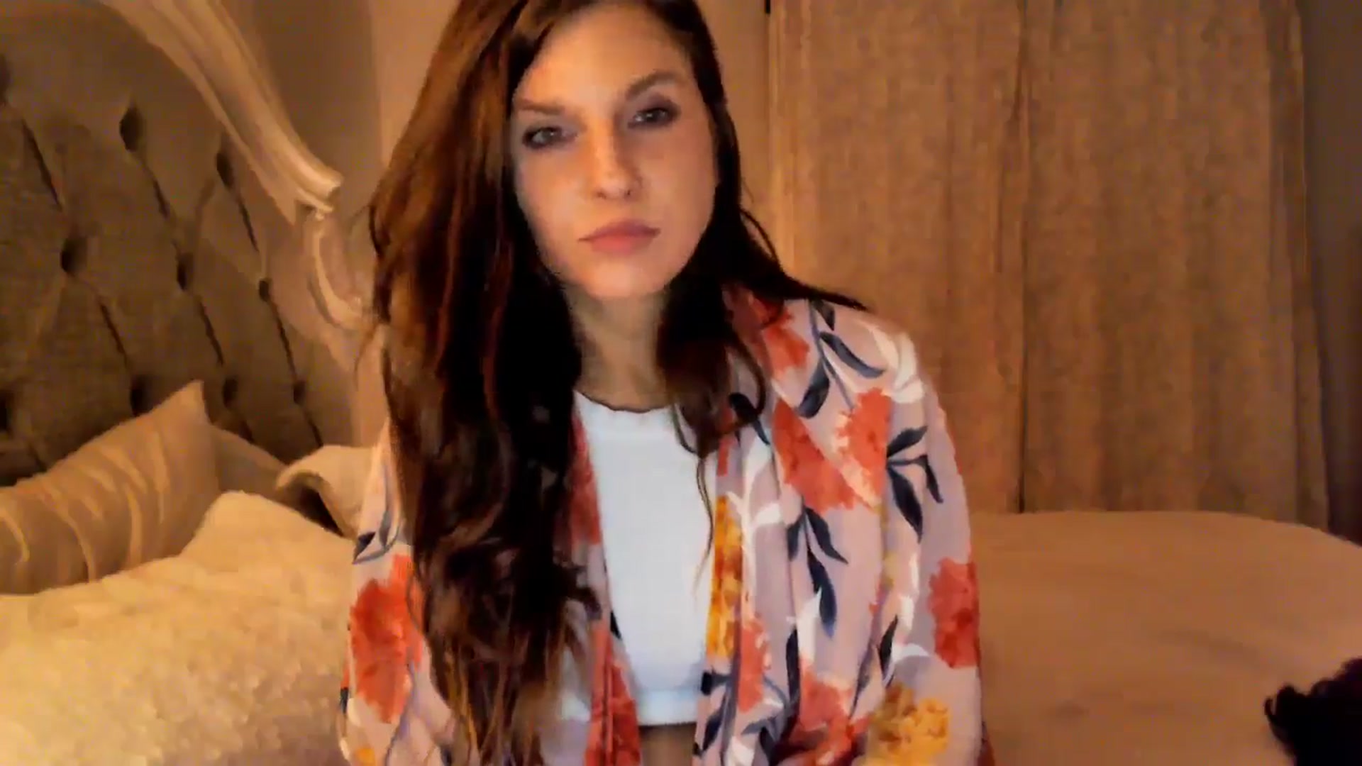 Gallery image thumbnail from Anna__Online's myfreecams stream on, 08/14/2024, 03:06 image 14 of 20
