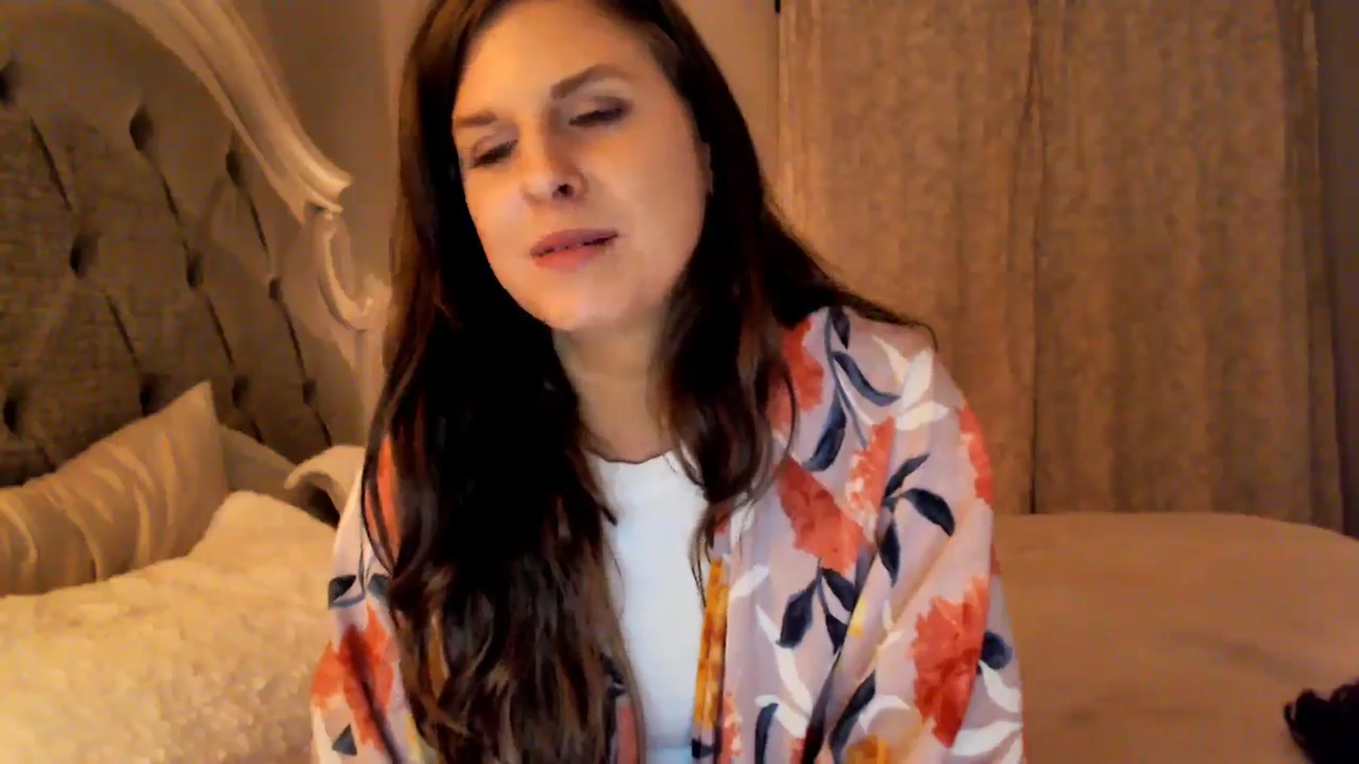 Gallery image thumbnail from Anna__Online's myfreecams stream on, 08/14/2024, 03:06 image 12 of 20