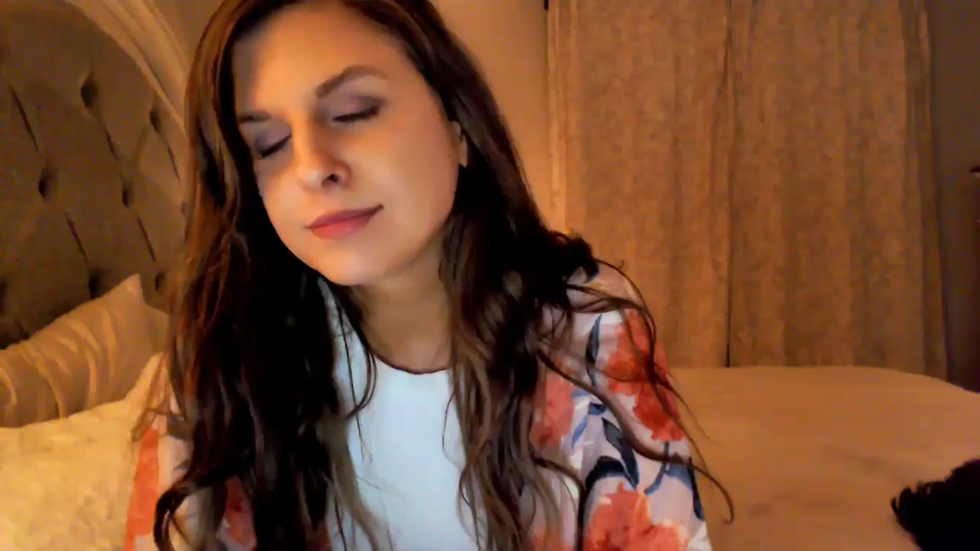 Gallery image thumbnail from Anna__Online's myfreecams stream on, 08/14/2024, 03:06 image 3 of 20