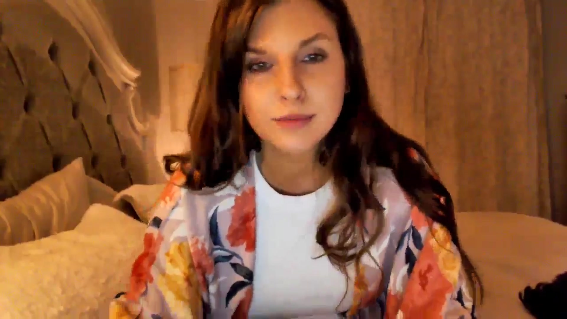 Gallery image thumbnail from Anna__Online's myfreecams stream on, 08/14/2024, 03:06 image 17 of 20