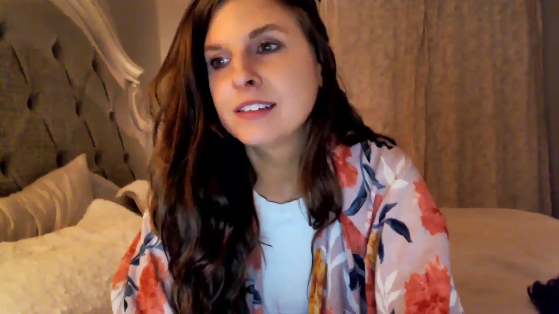 Gallery image thumbnail from Anna__Online's myfreecams stream on, 08/14/2024, 03:06 image 13 of 20