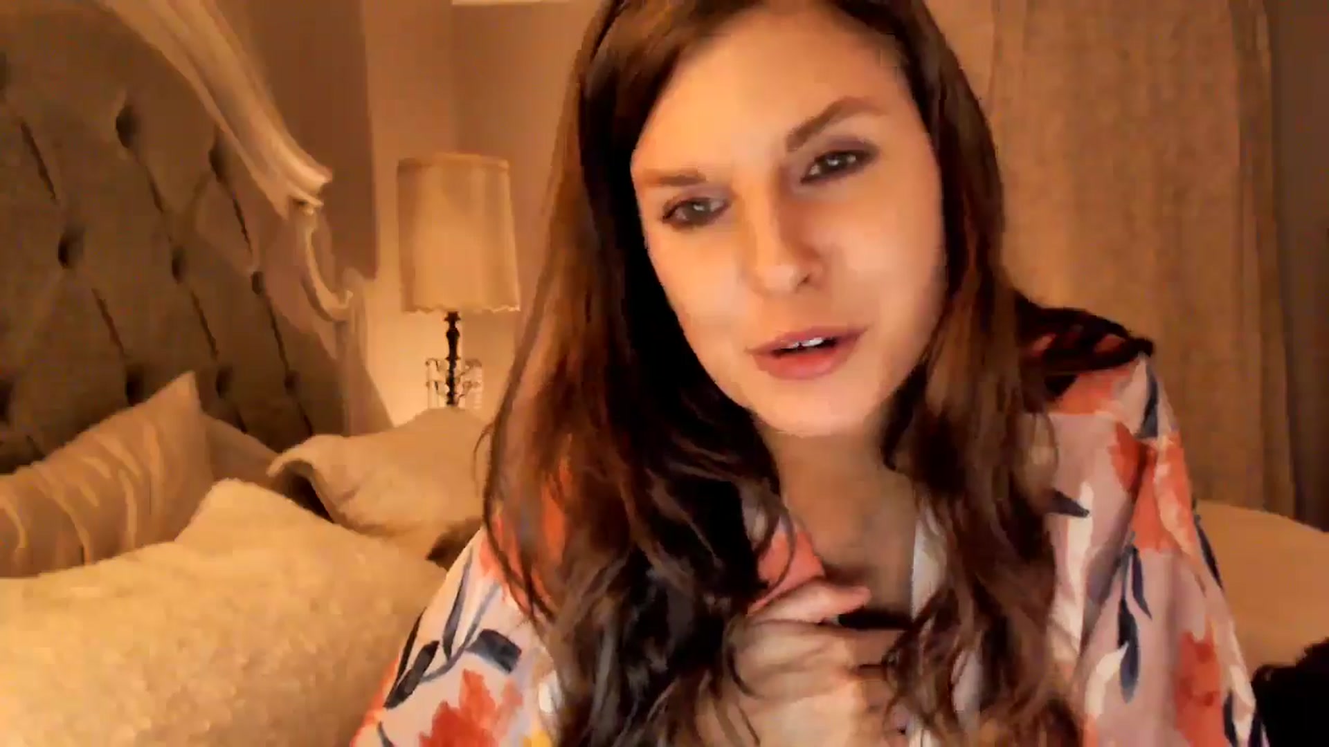 Gallery image thumbnail from Anna__Online's myfreecams stream on, 08/14/2024, 03:06 image 18 of 20