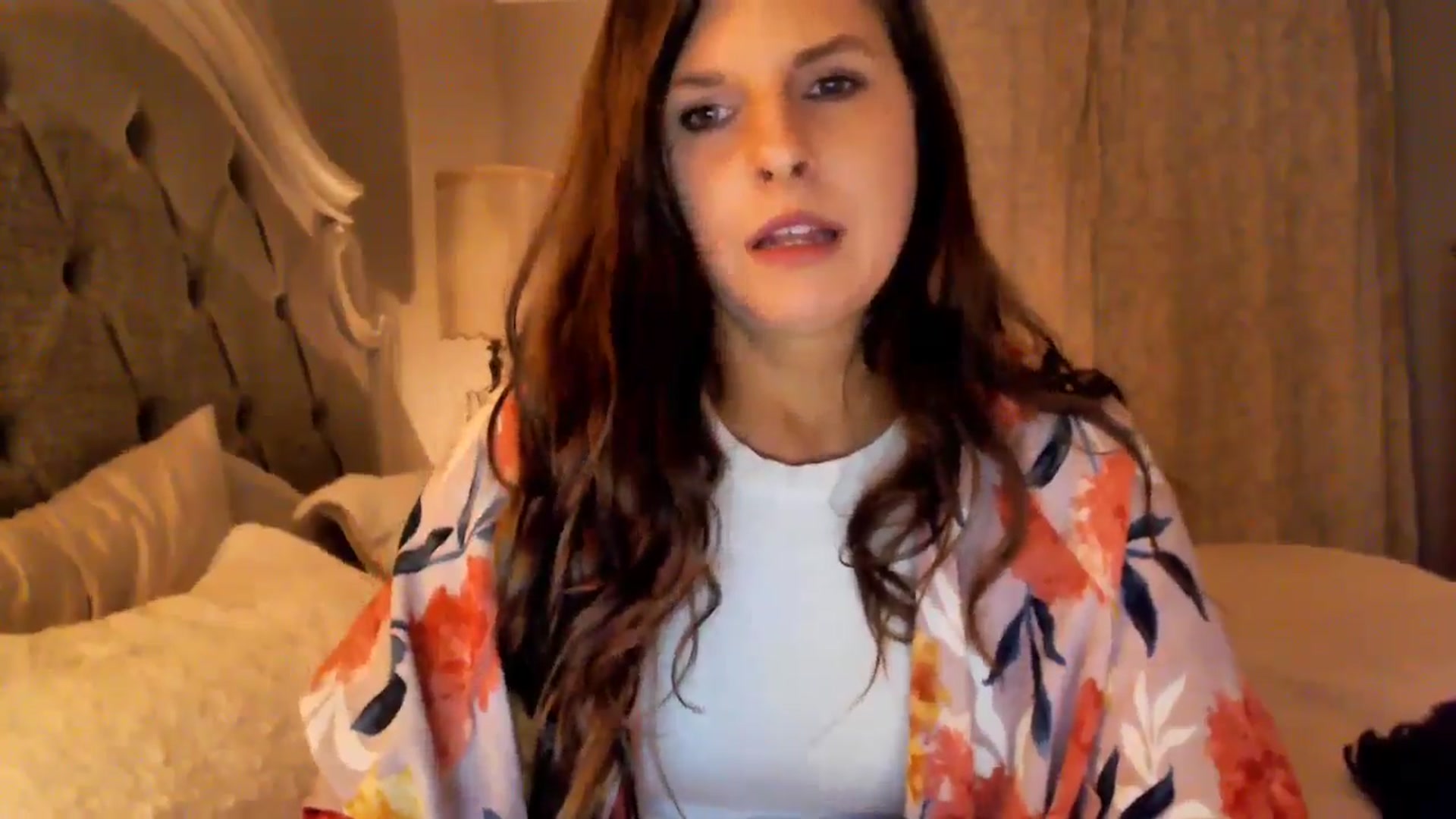Gallery image thumbnail from Anna__Online's myfreecams stream on, 08/14/2024, 03:06 image 16 of 20