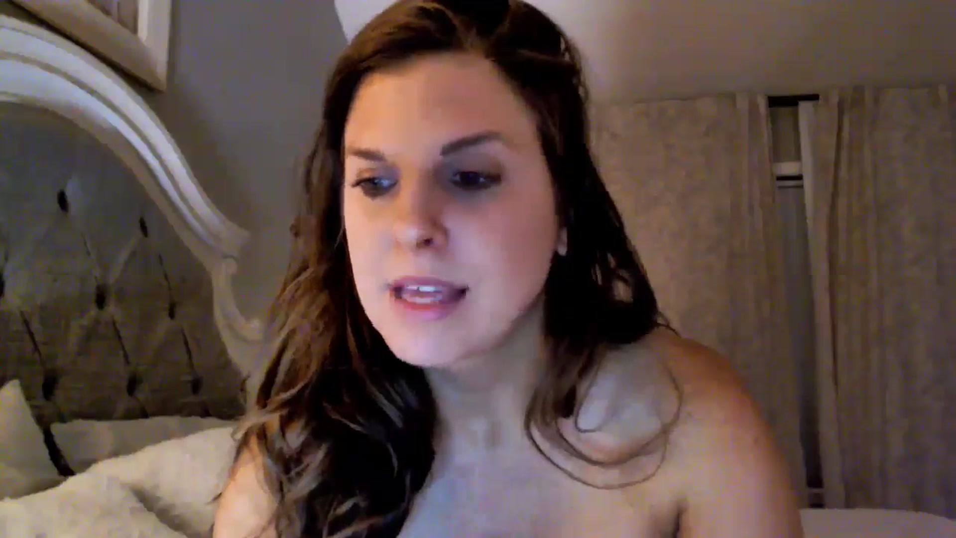 Gallery image thumbnail from Anna__Online's myfreecams stream on, 08/15/2024, 02:59 image 13 of 20