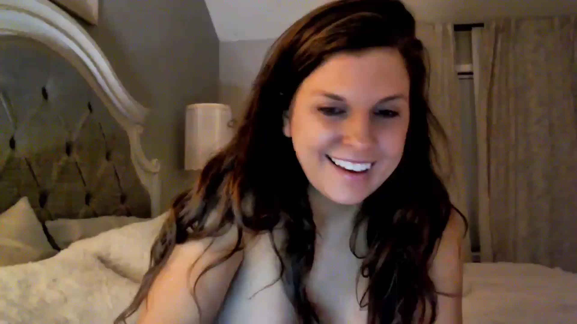 Gallery image thumbnail from Anna__Online's myfreecams stream on, 08/15/2024, 02:59 image 18 of 20