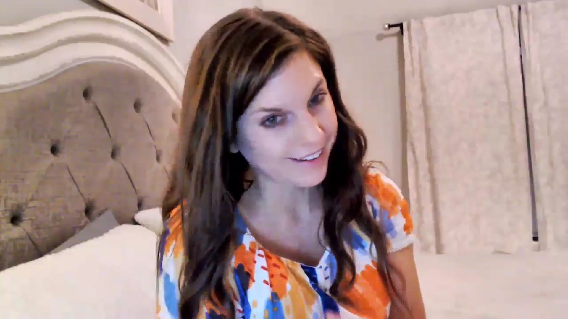Gallery image thumbnail from Anna__Online's myfreecams stream on, 08/20/2024, 02:56 image 9 of 20