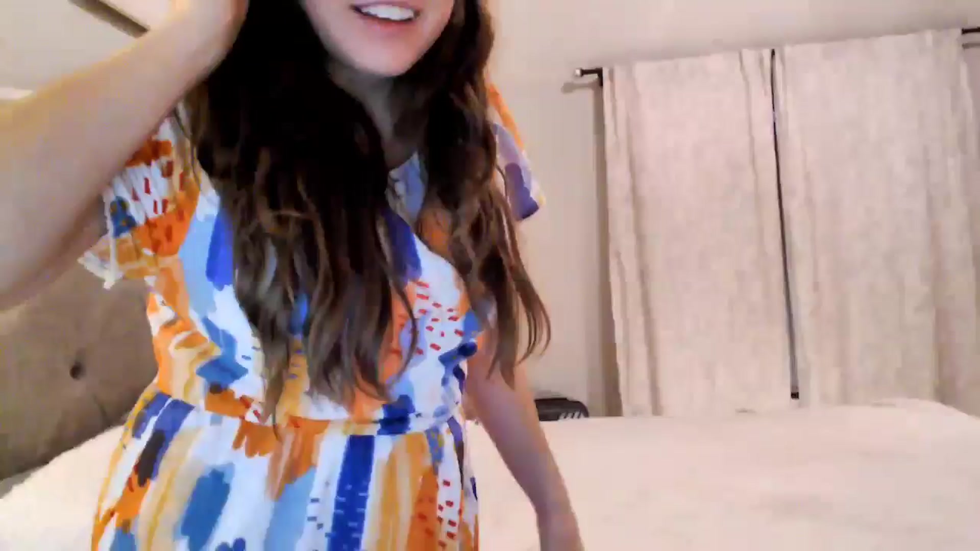 Gallery image thumbnail from Anna__Online's myfreecams stream on, 08/20/2024, 02:56 image 7 of 20