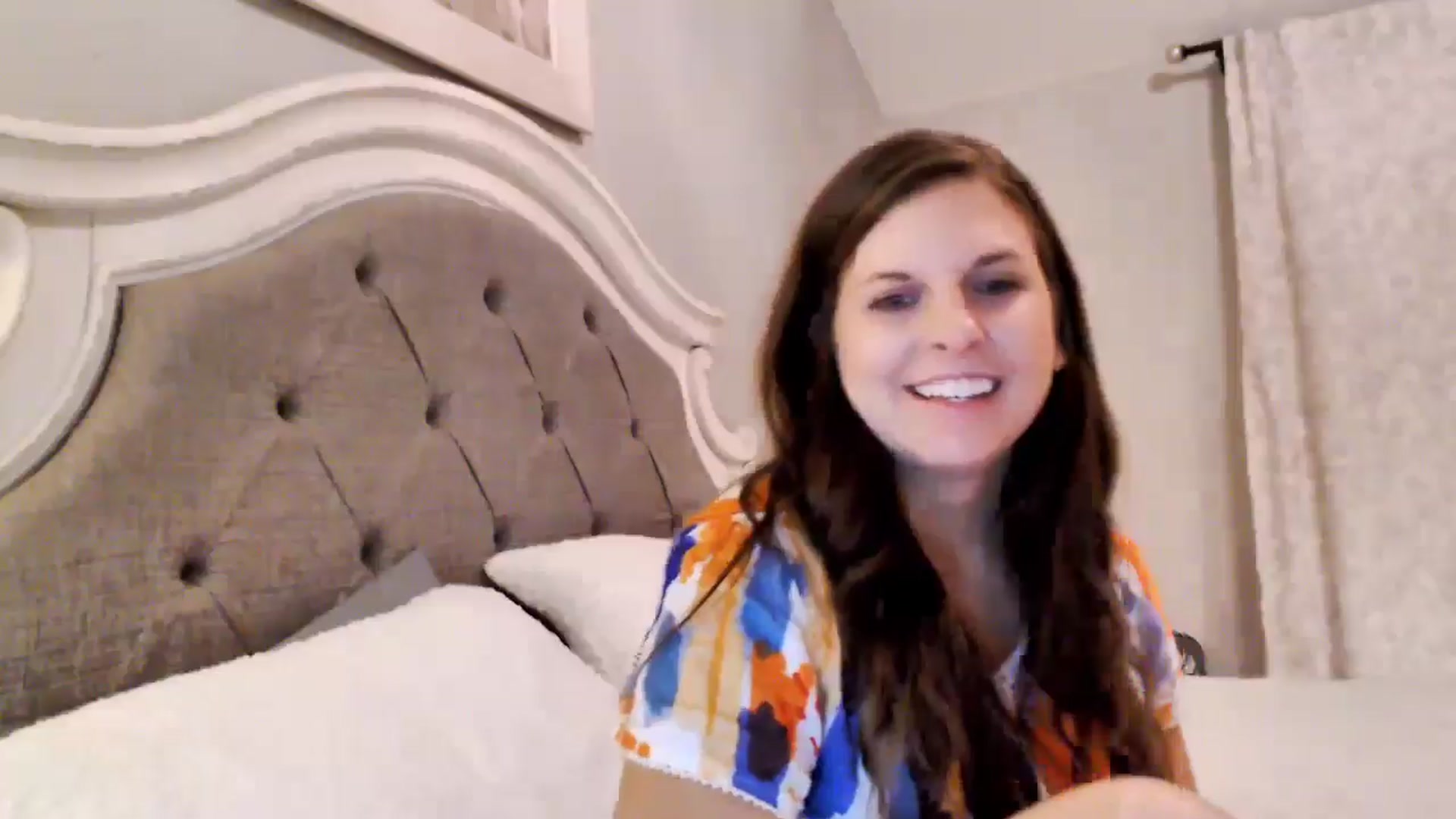 Gallery image thumbnail from Anna__Online's myfreecams stream on, 08/20/2024, 02:56 image 12 of 20