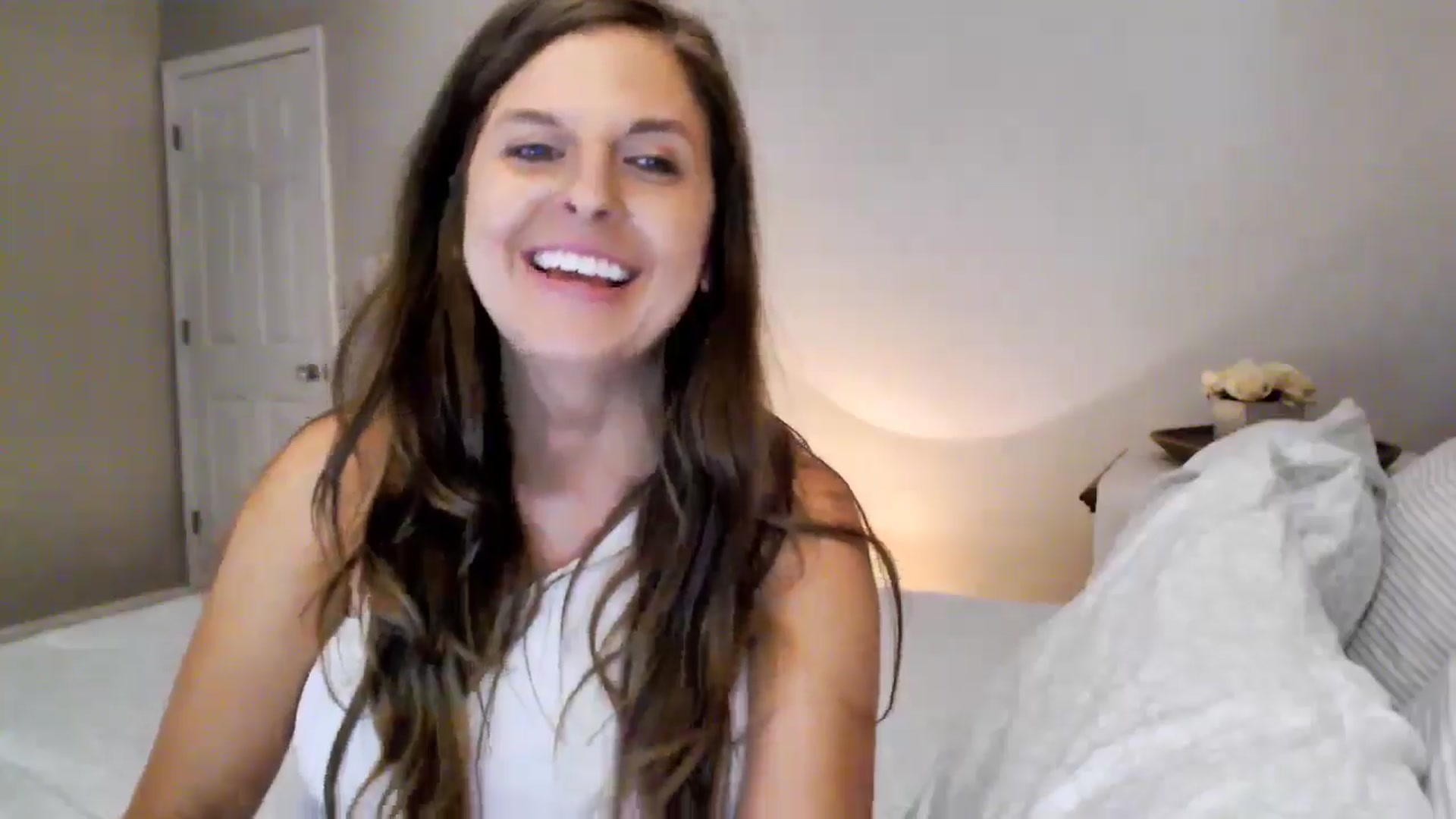 Gallery image thumbnail from Anna__Online's myfreecams stream on, 08/22/2024, 03:01 image 12 of 20
