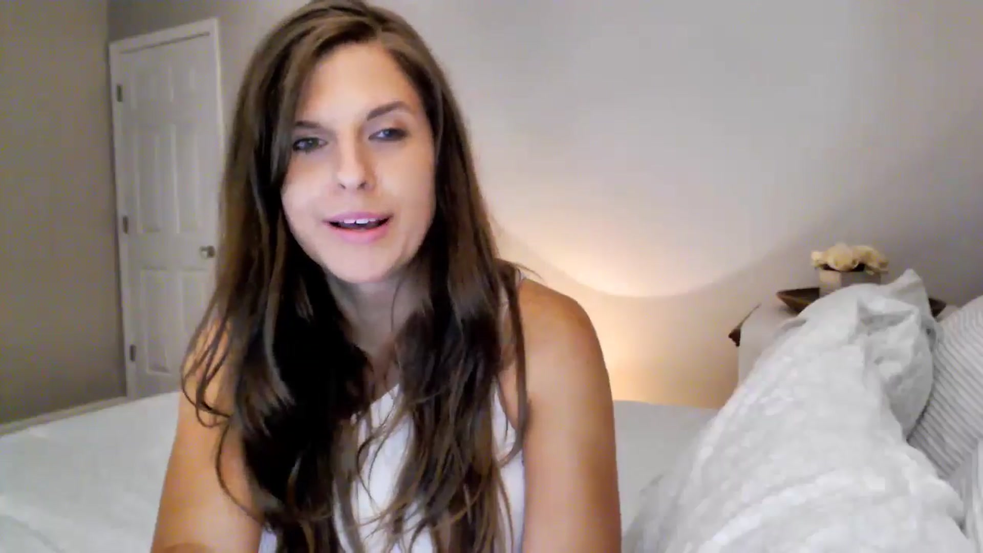Gallery image thumbnail from Anna__Online's myfreecams stream on, 08/22/2024, 03:01 image 13 of 20